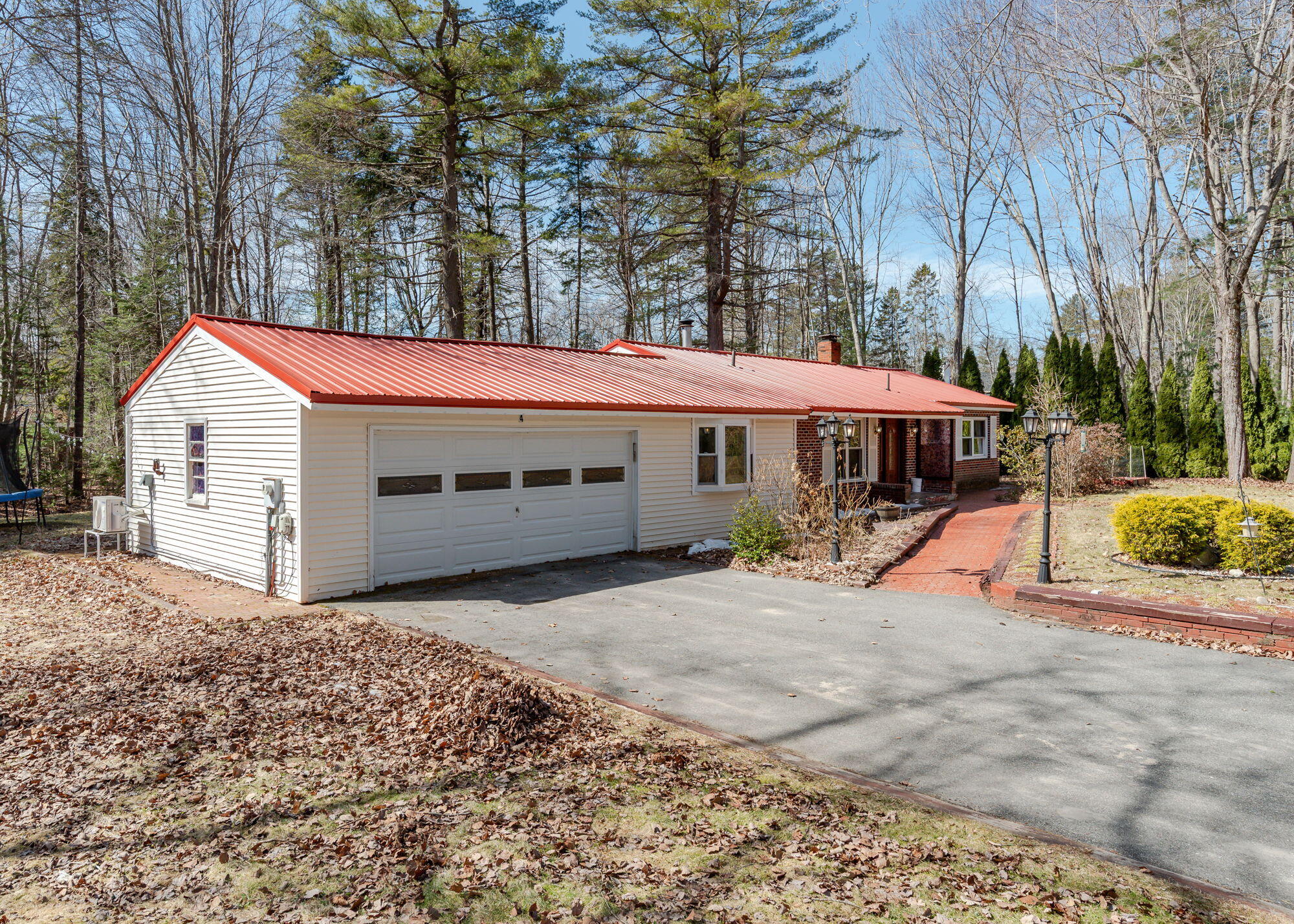 4 Emily Way