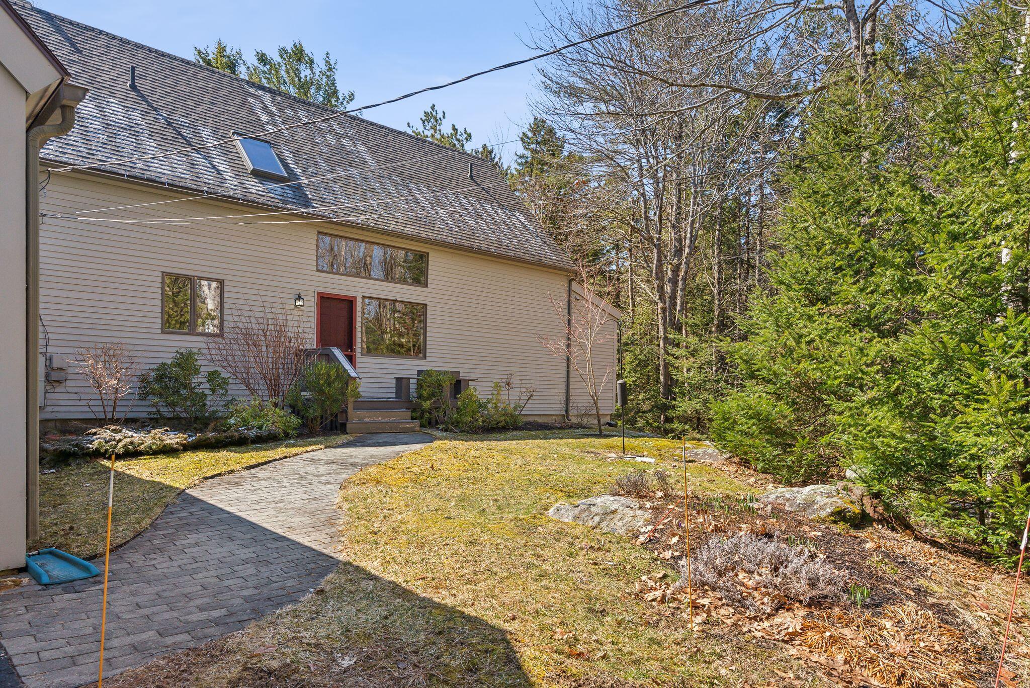 6 Scotch Pine Drive