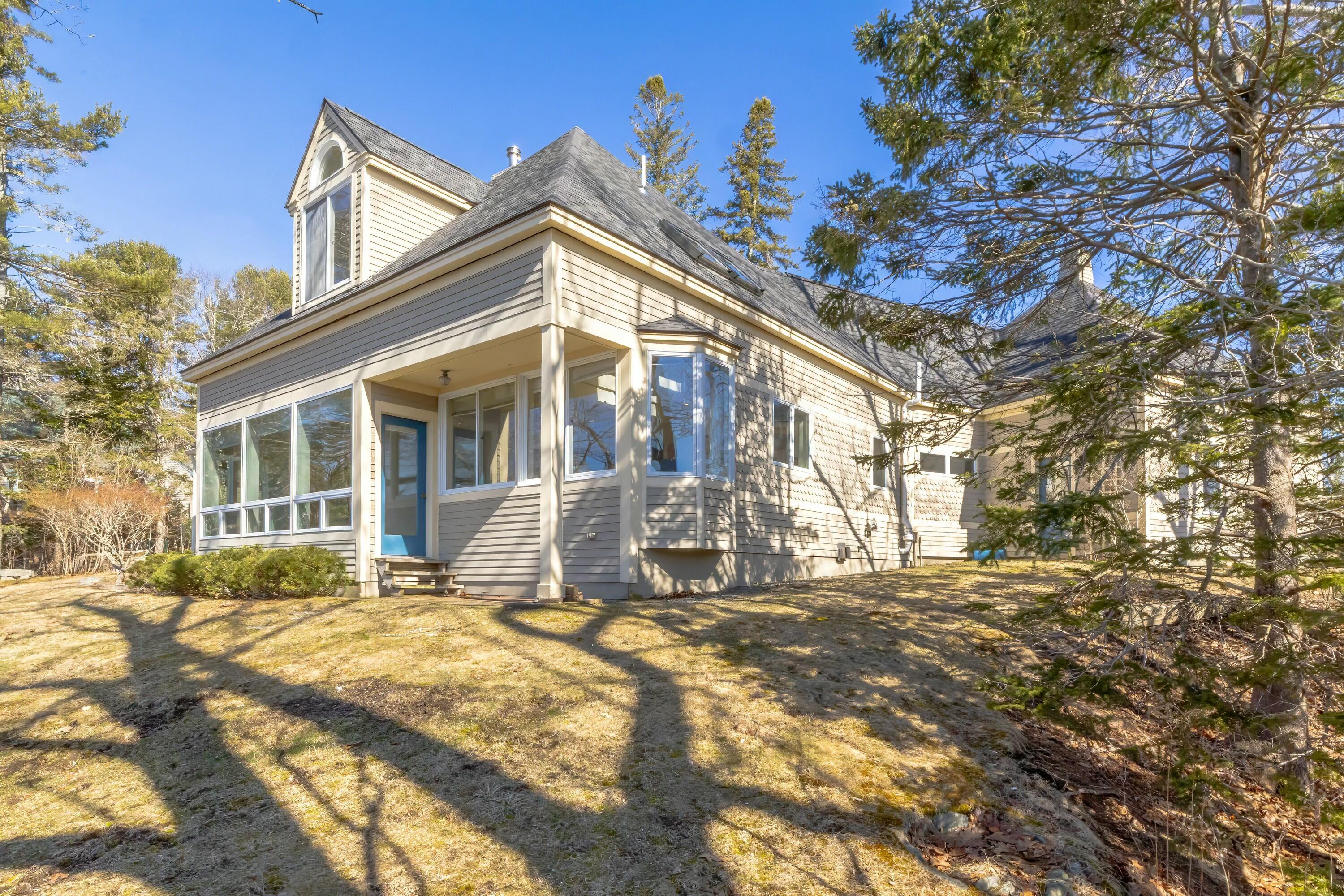 914 Surry Road