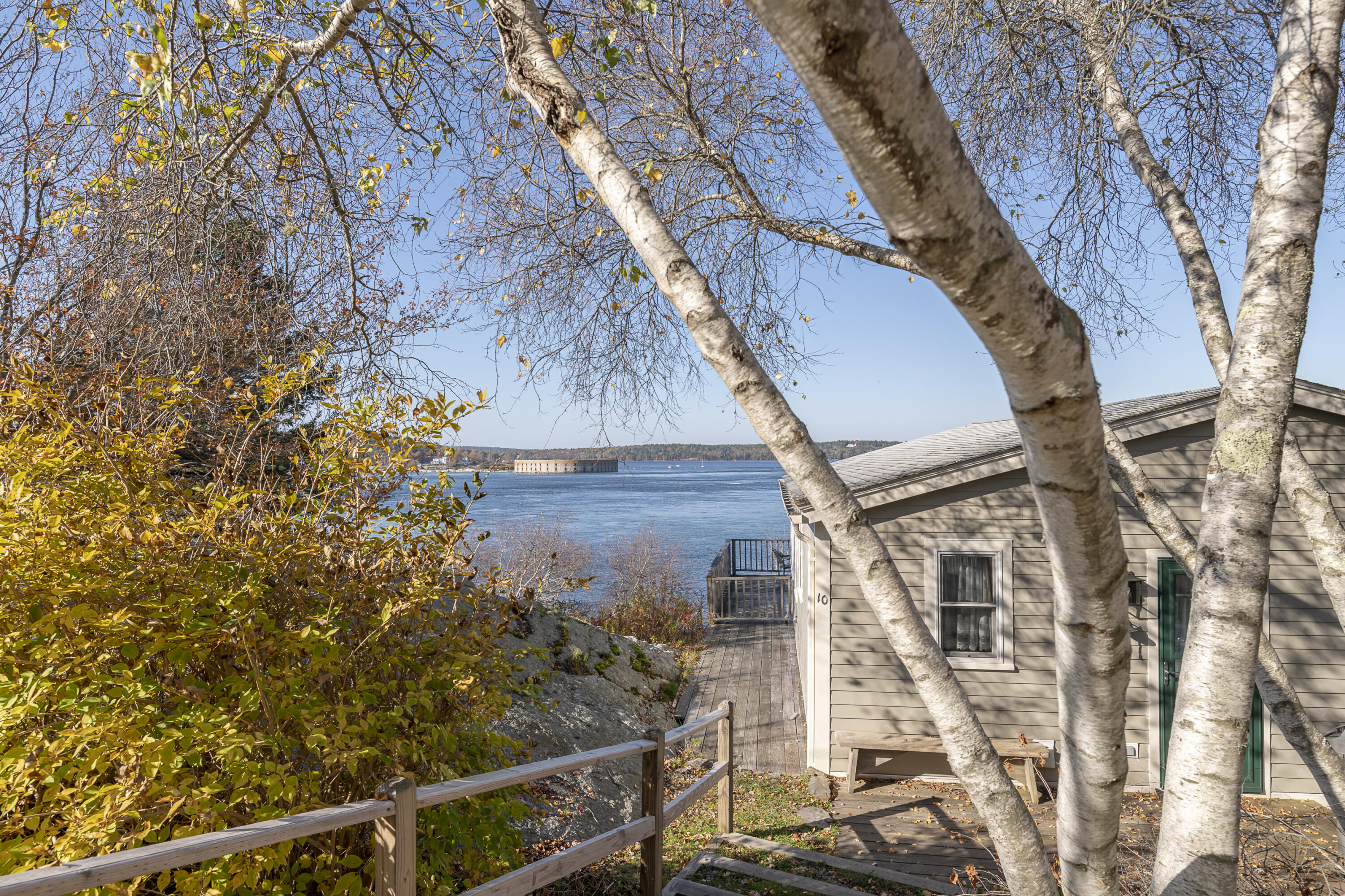 10 Ocean Avenue