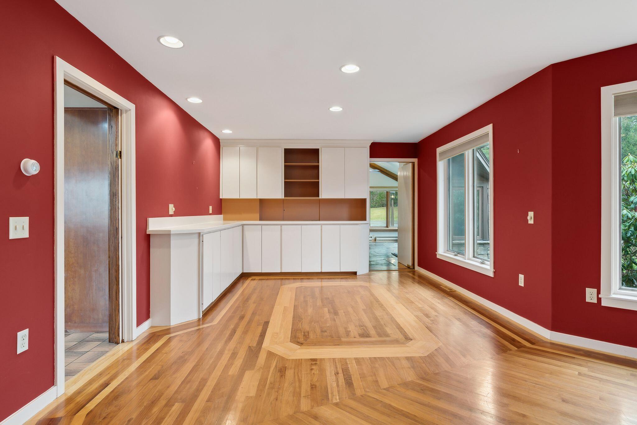 33 Hanscom Highway