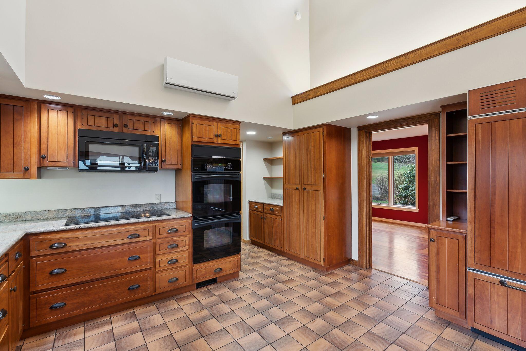 33 Hanscom Highway