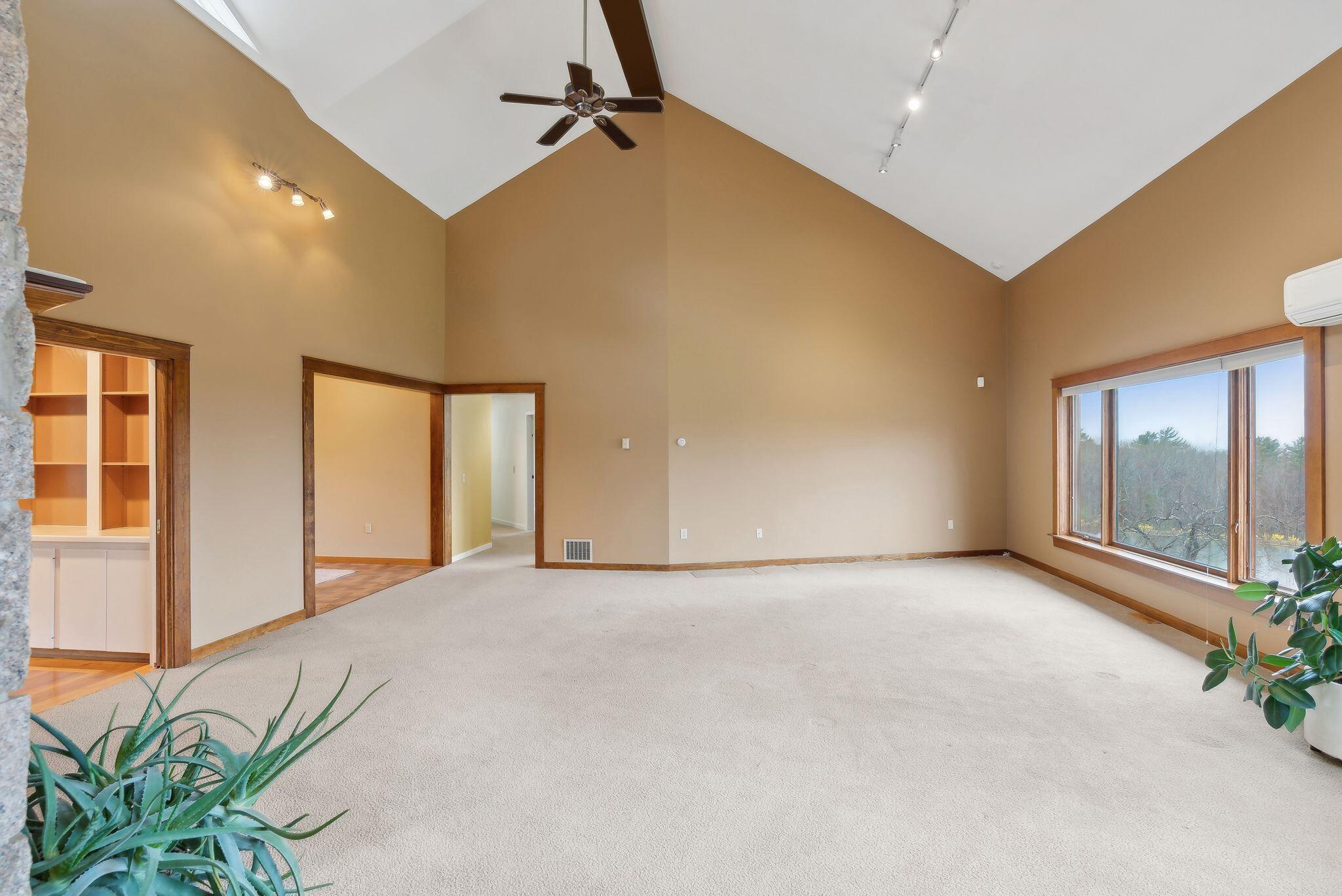 33 Hanscom Highway
