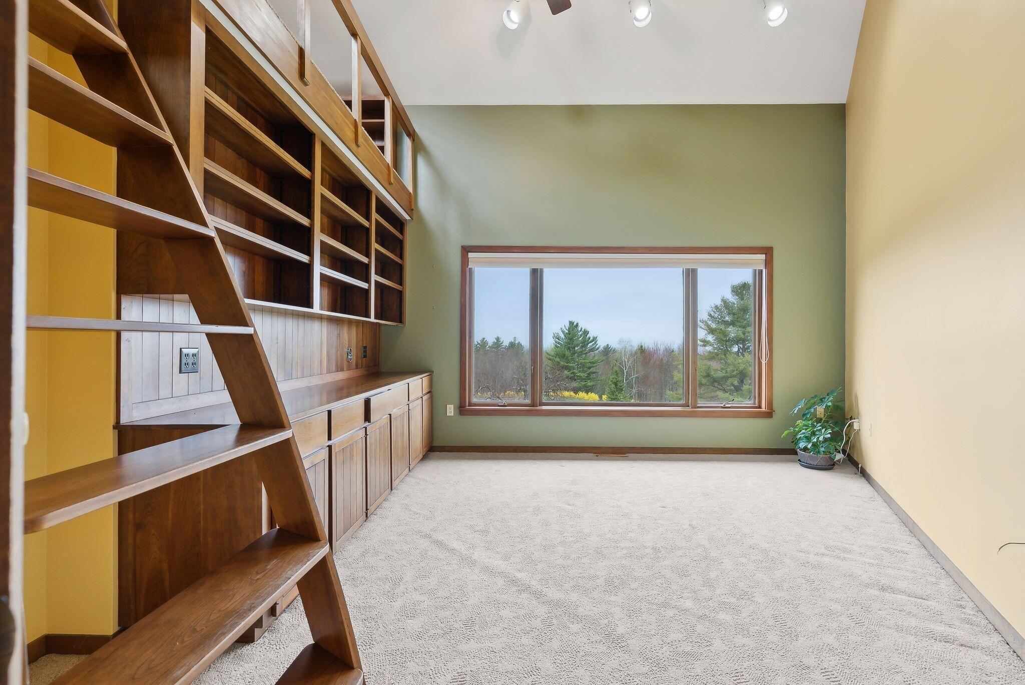 33 Hanscom Highway