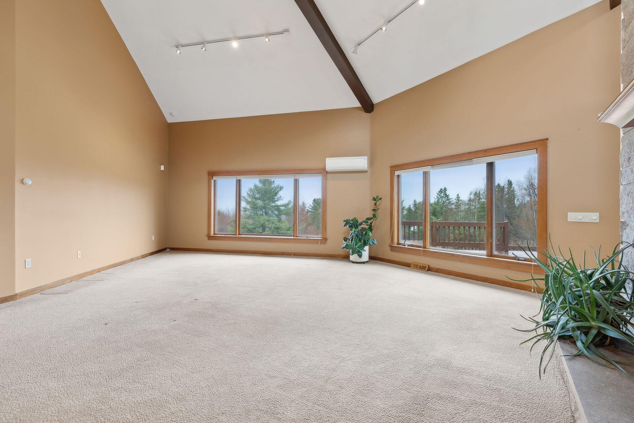 33 Hanscom Highway