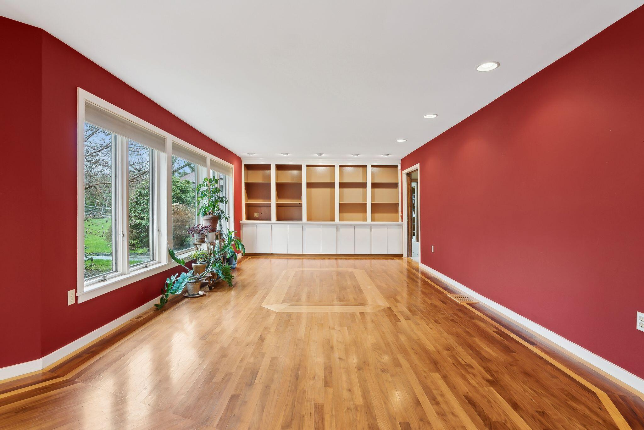 33 Hanscom Highway
