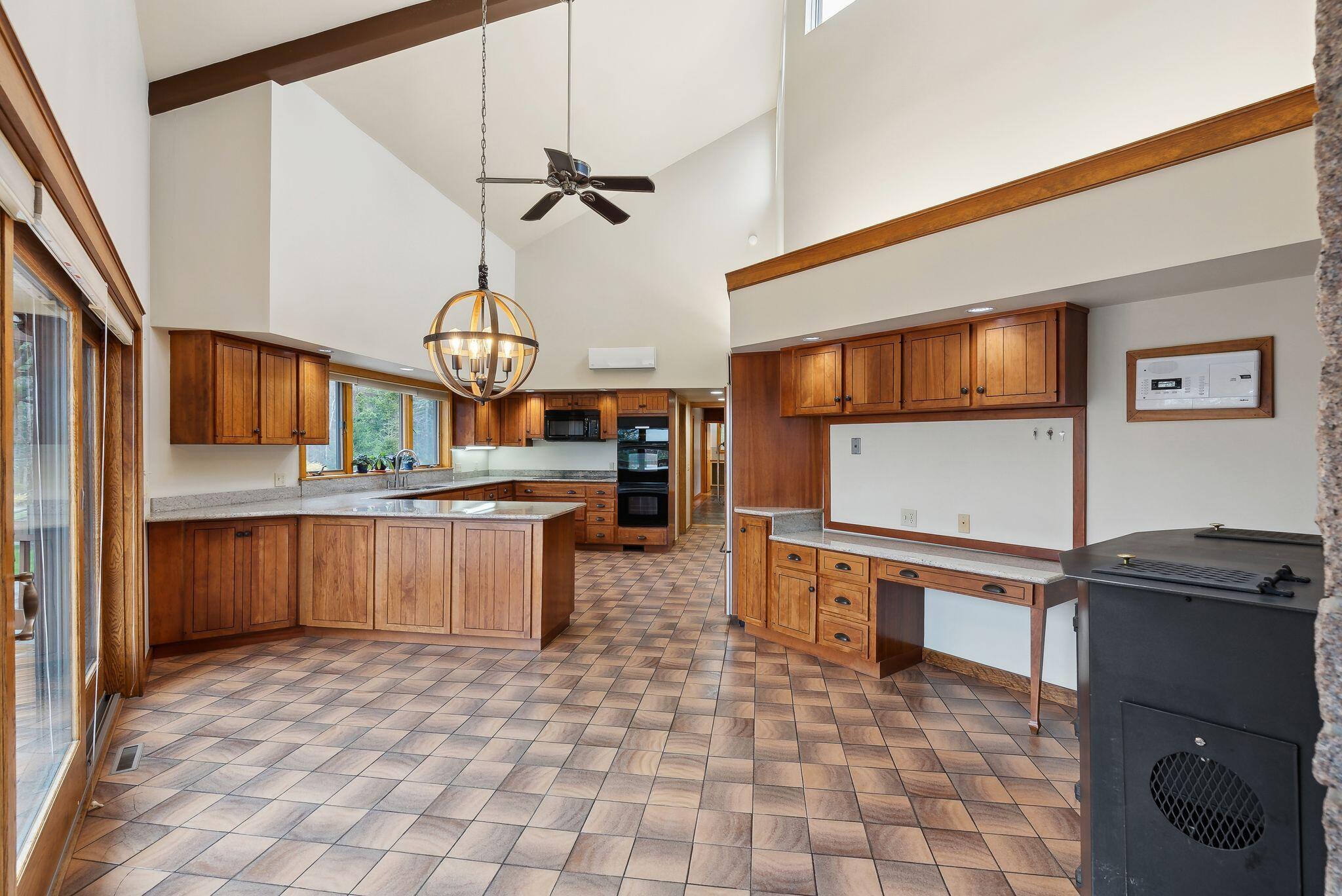 33 Hanscom Highway