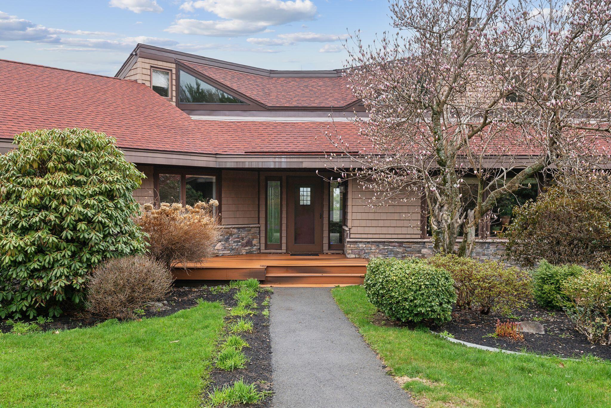 33 Hanscom Highway