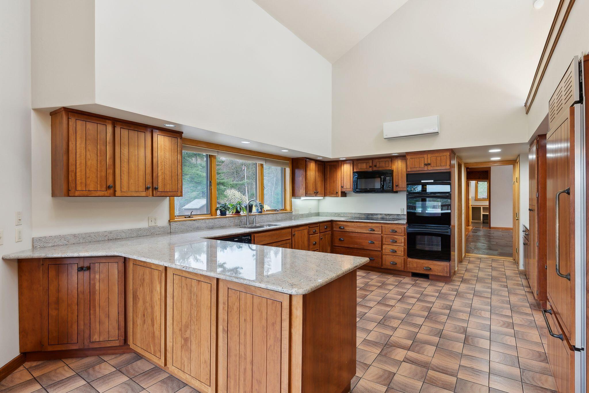 33 Hanscom Highway