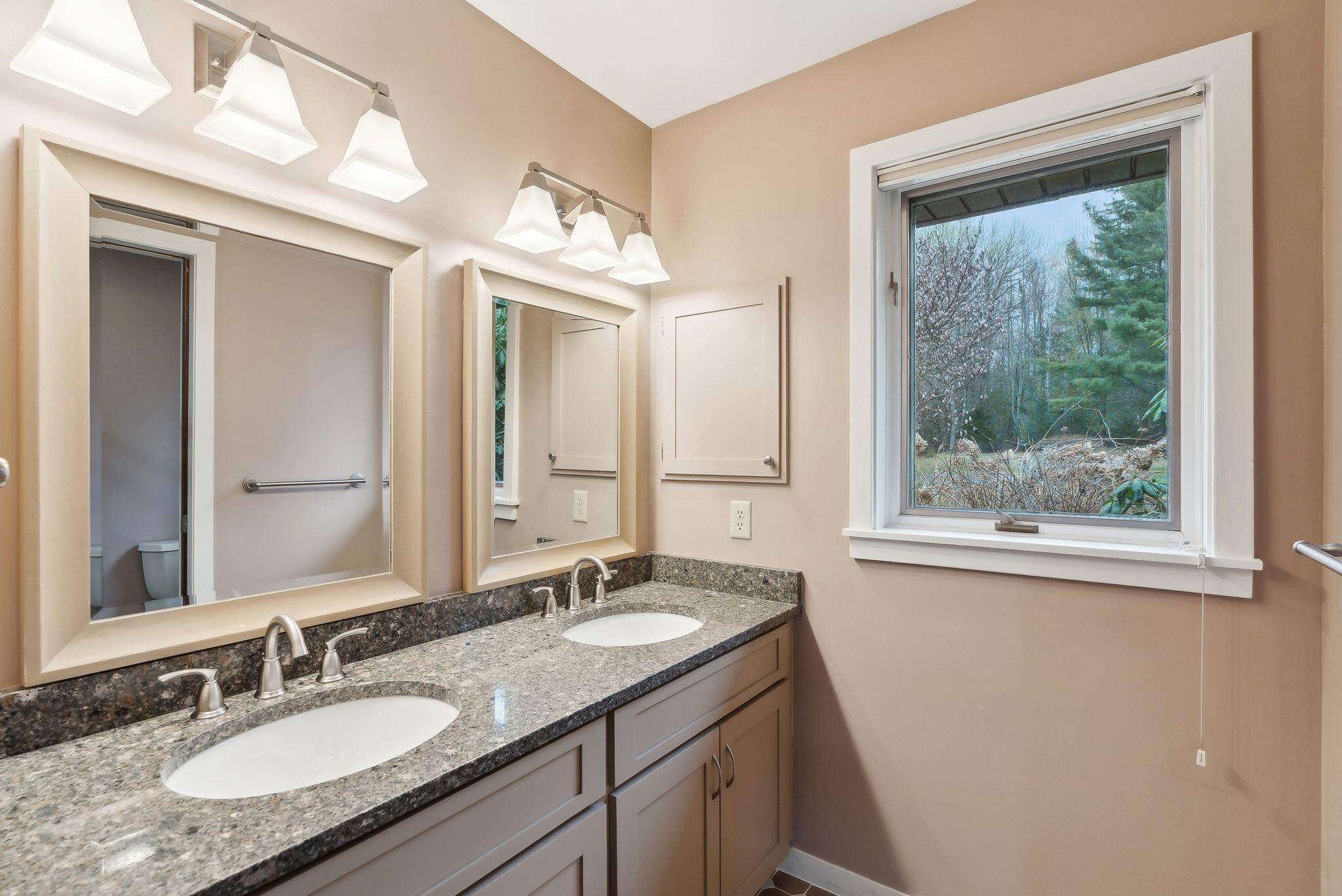 33 Hanscom Highway