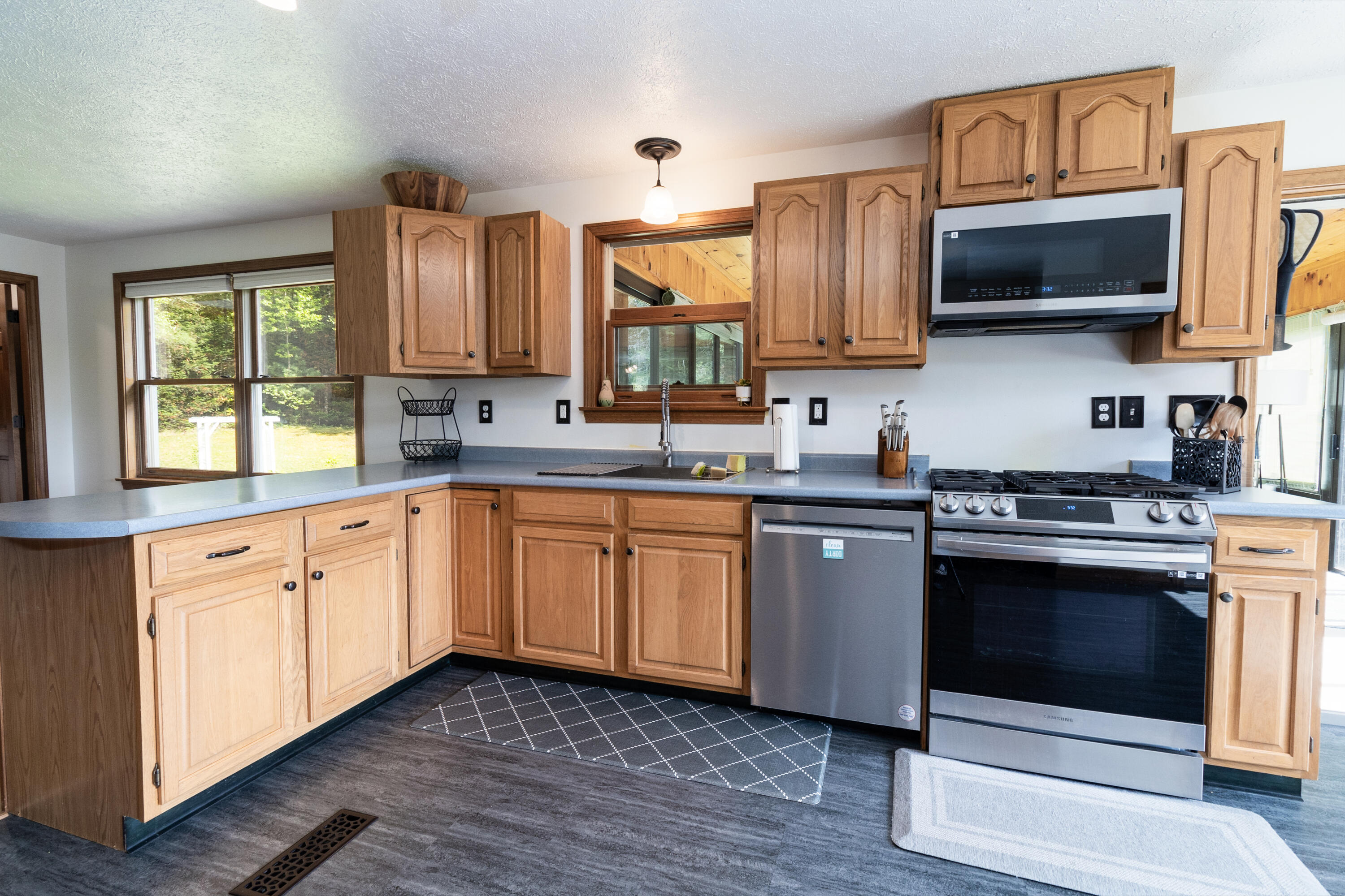 1301 Hallowell Road