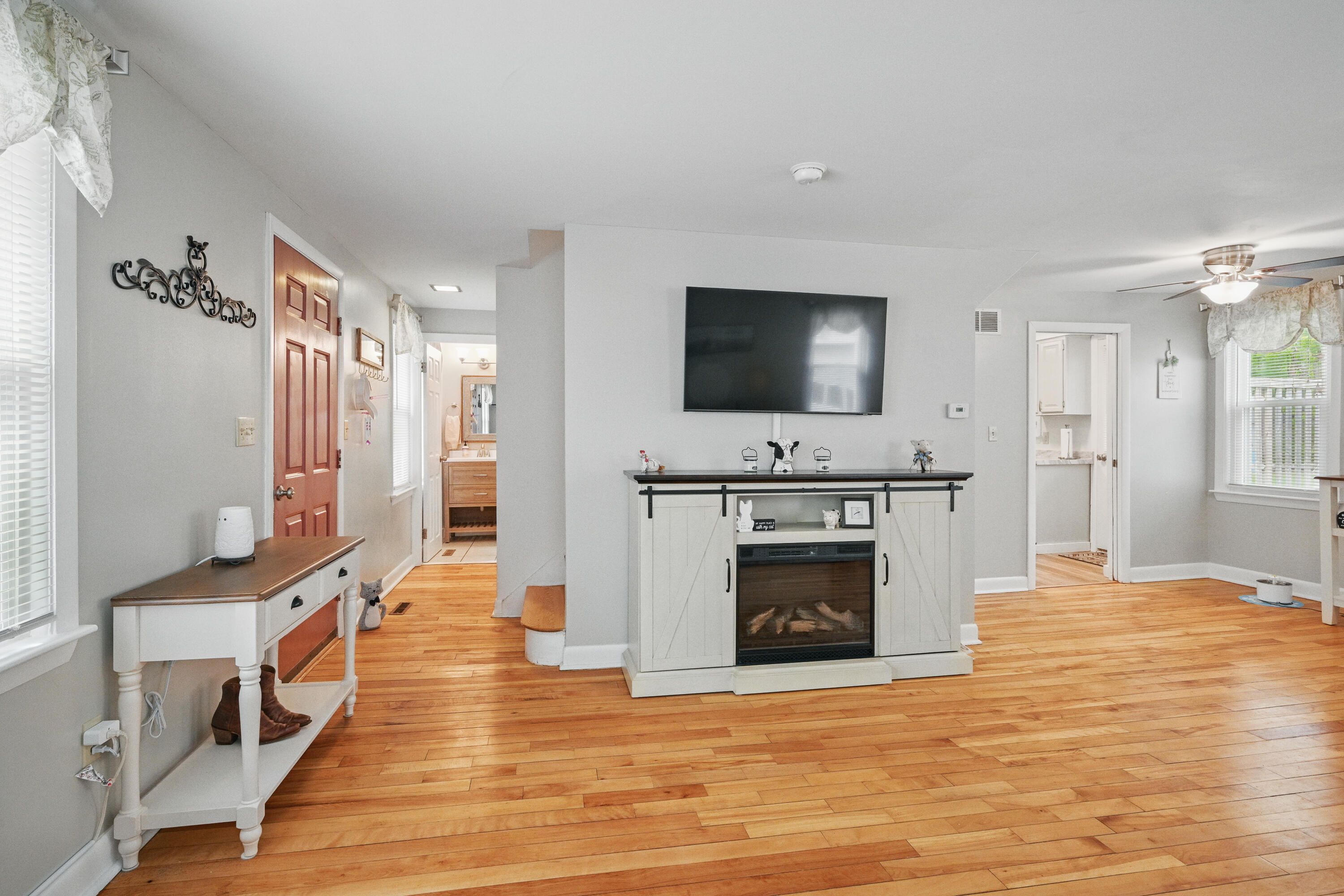29 Emanual Drive