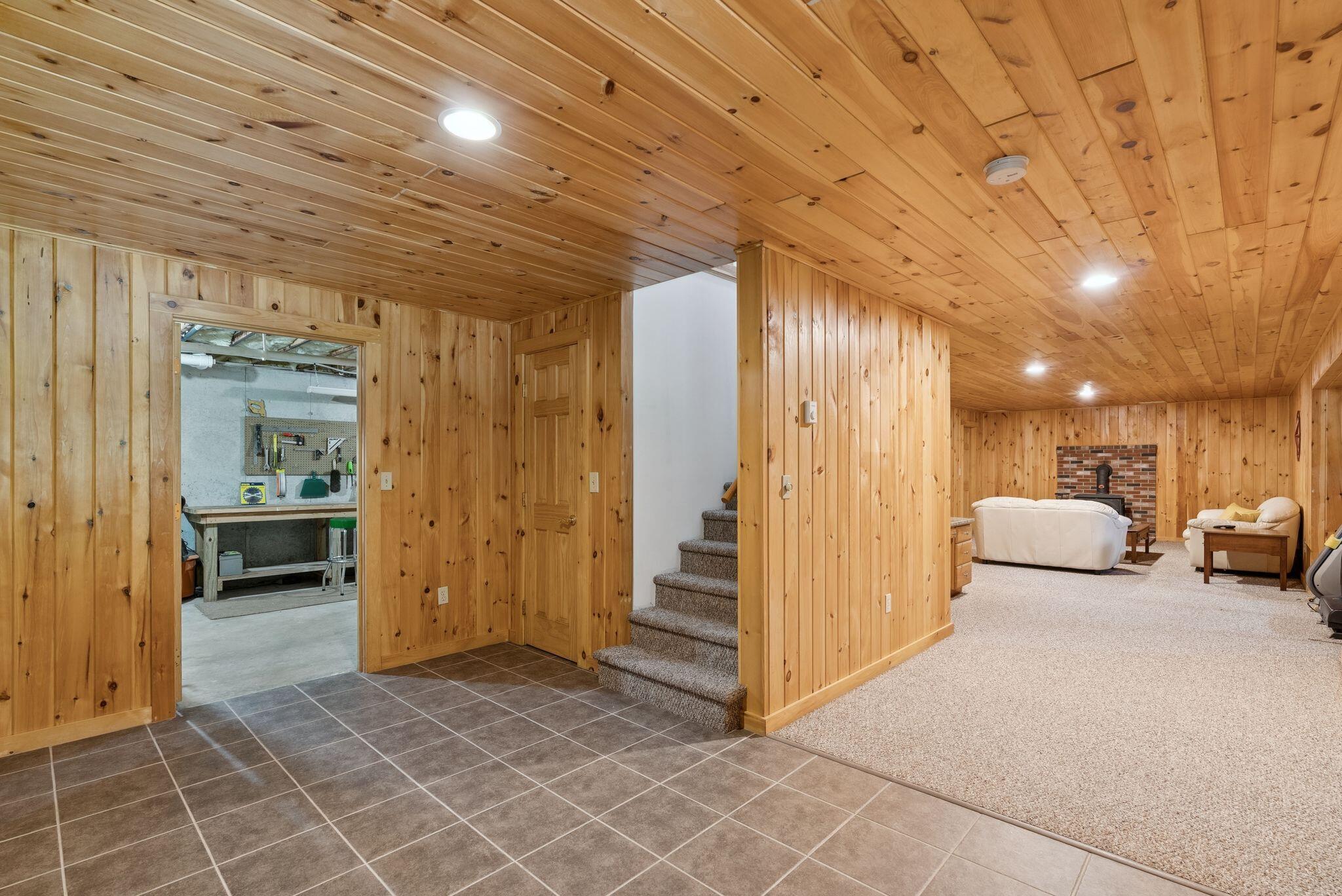 61 Crestview Lane