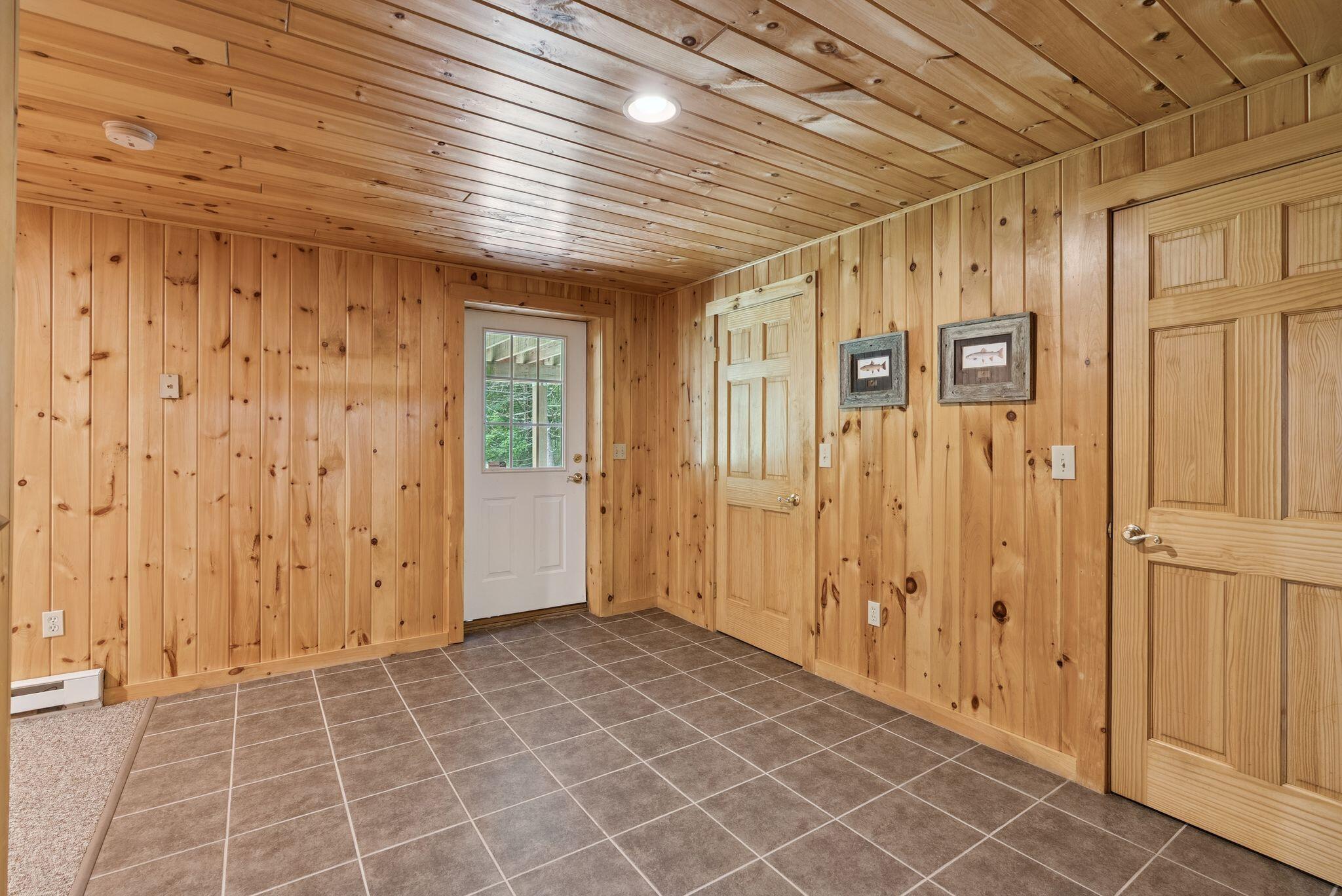 61 Crestview Lane