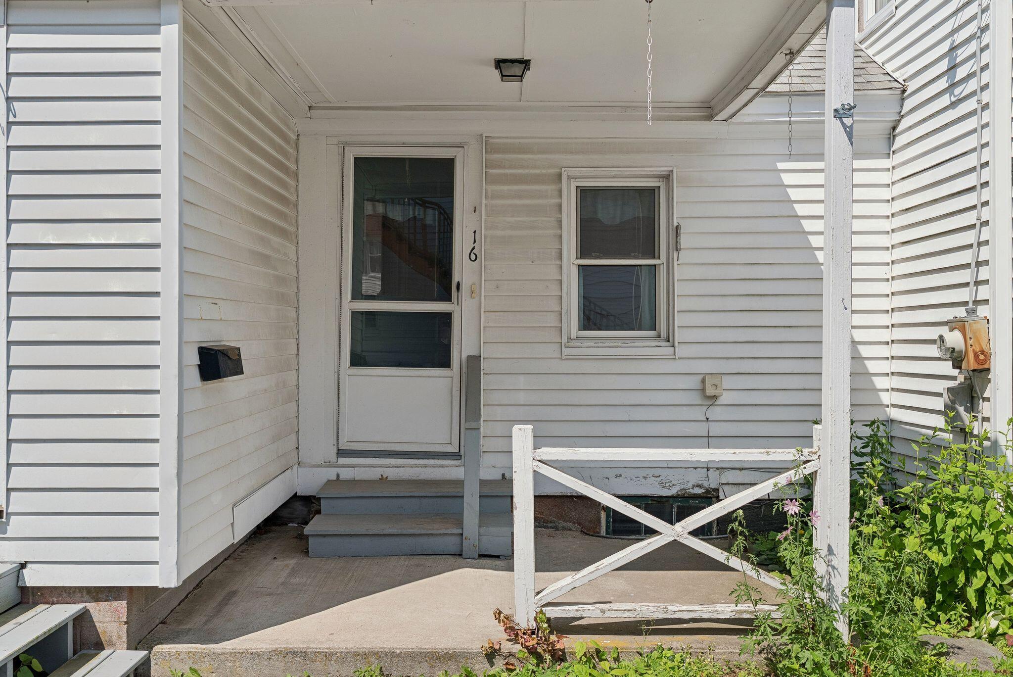 16 Dunlap Street