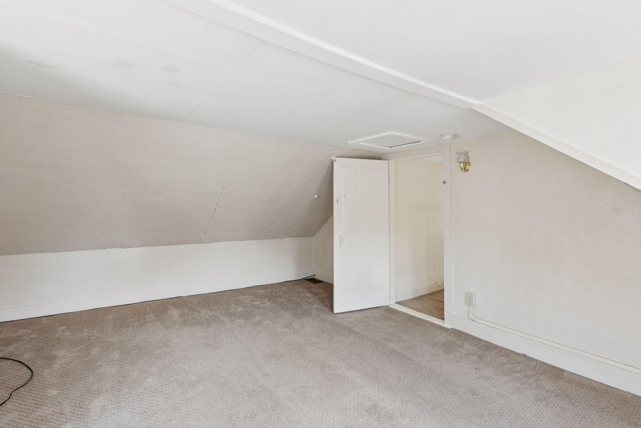 16 Dunlap Street