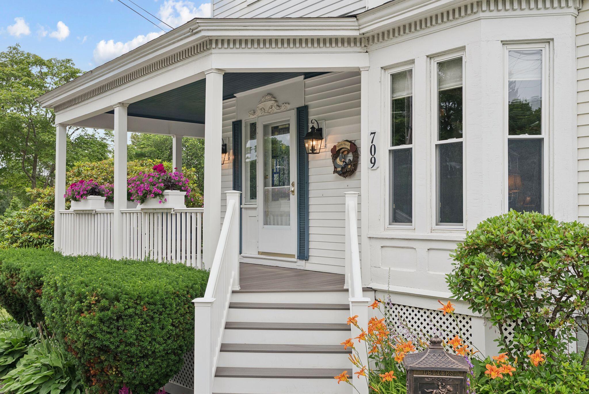 709 High Street