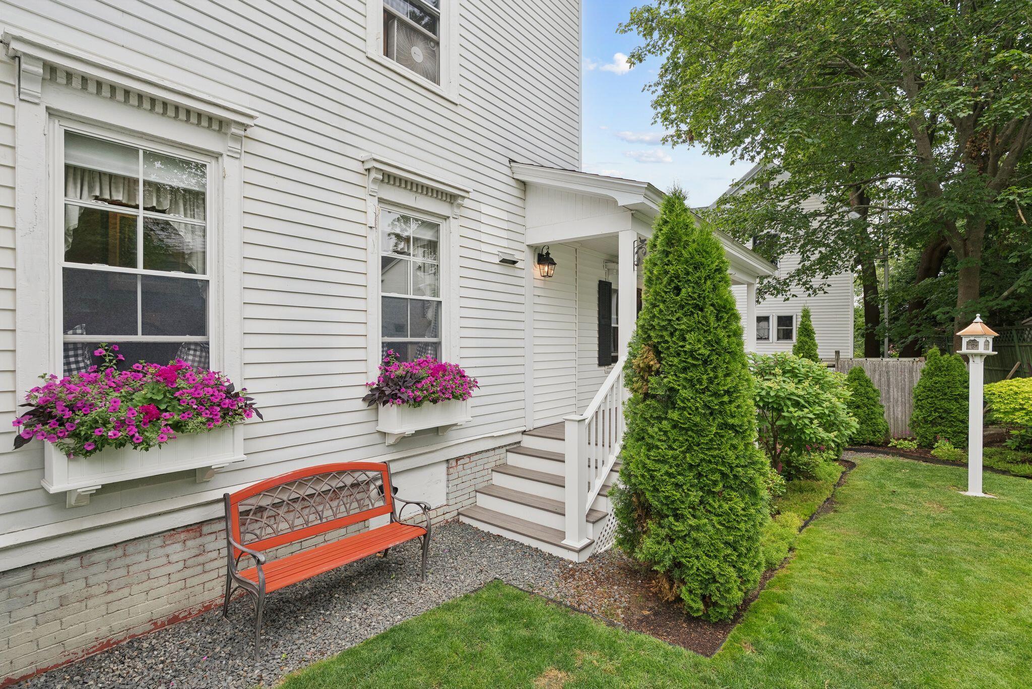709 High Street