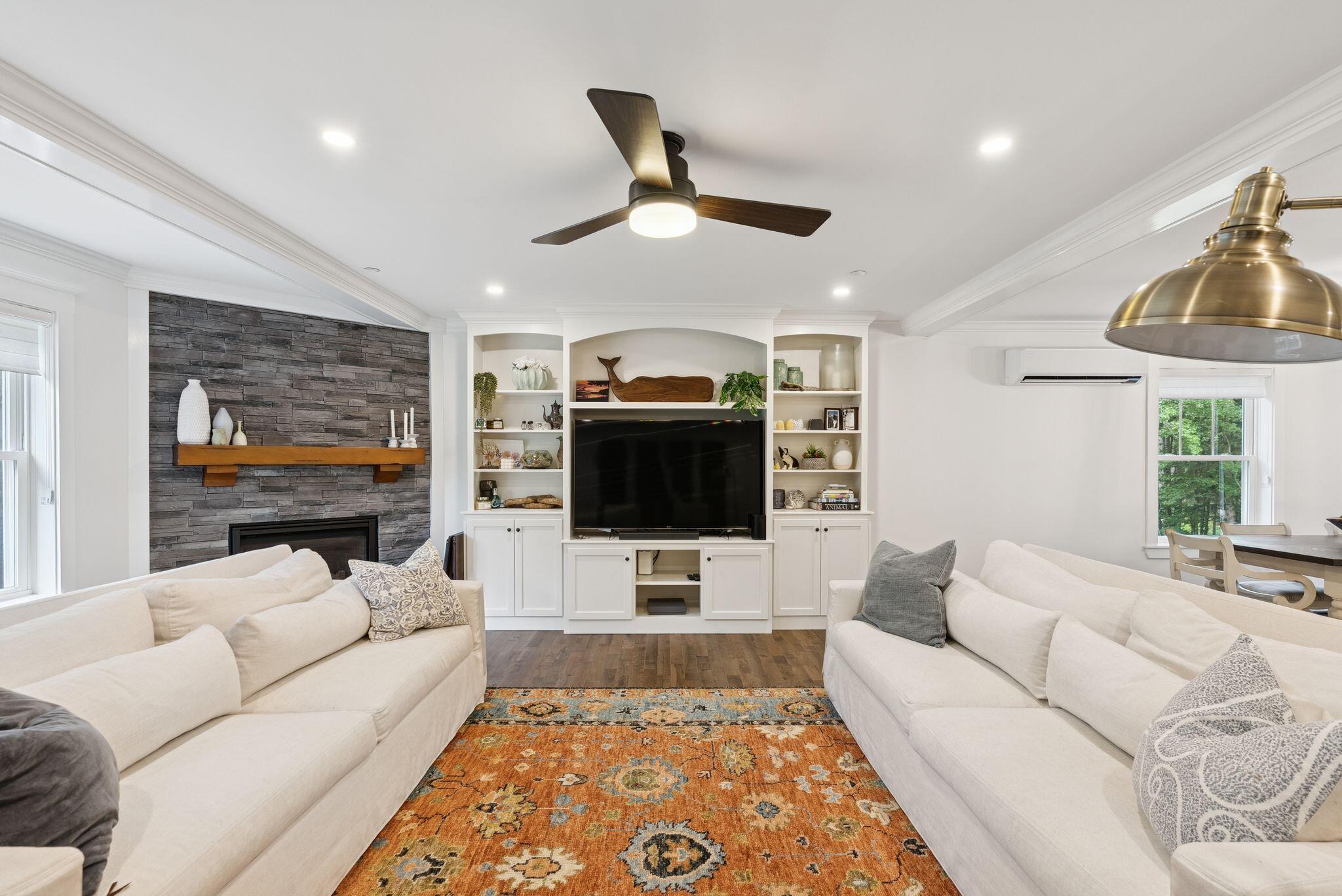 2 Winding Ridge Way