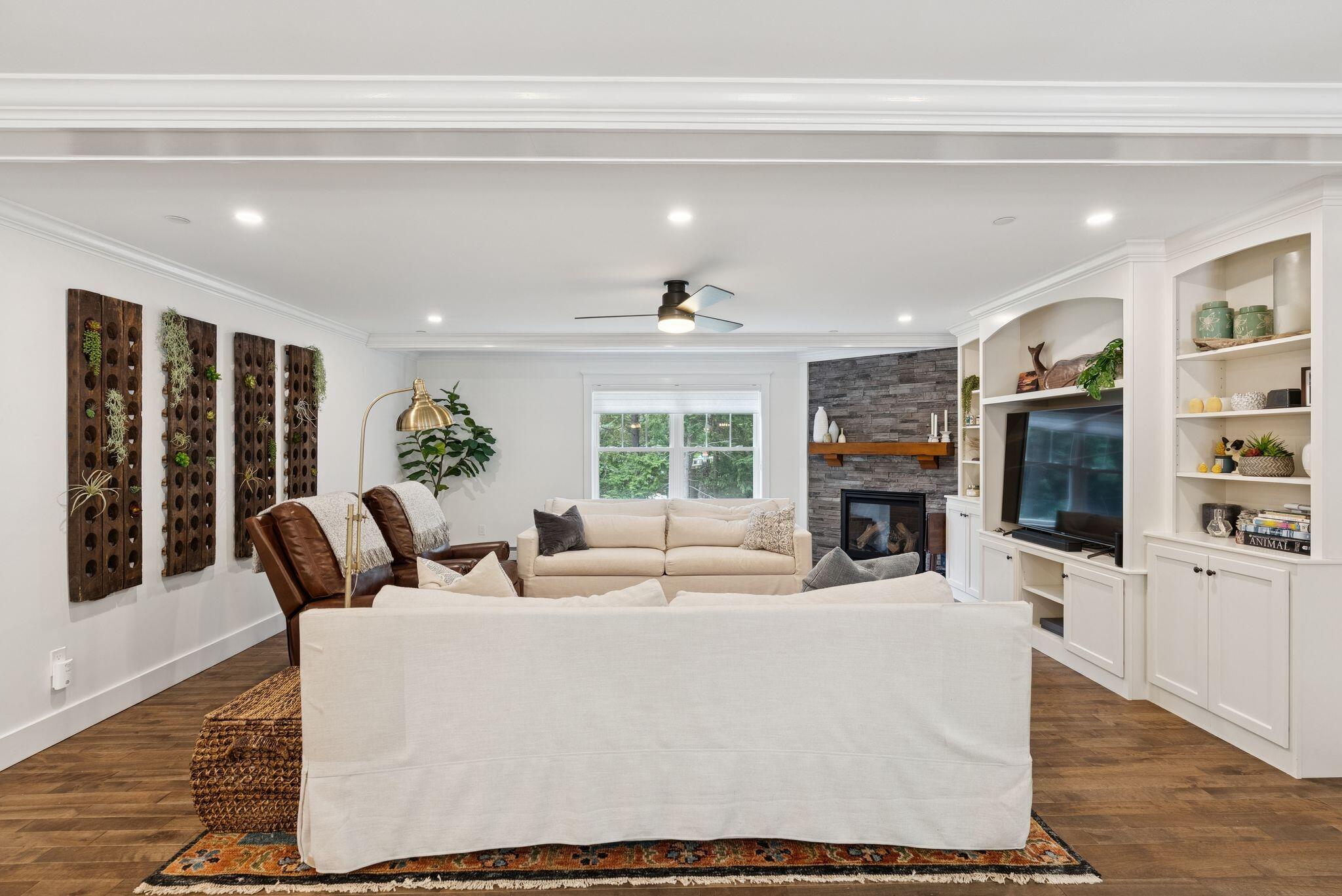 2 Winding Ridge Way