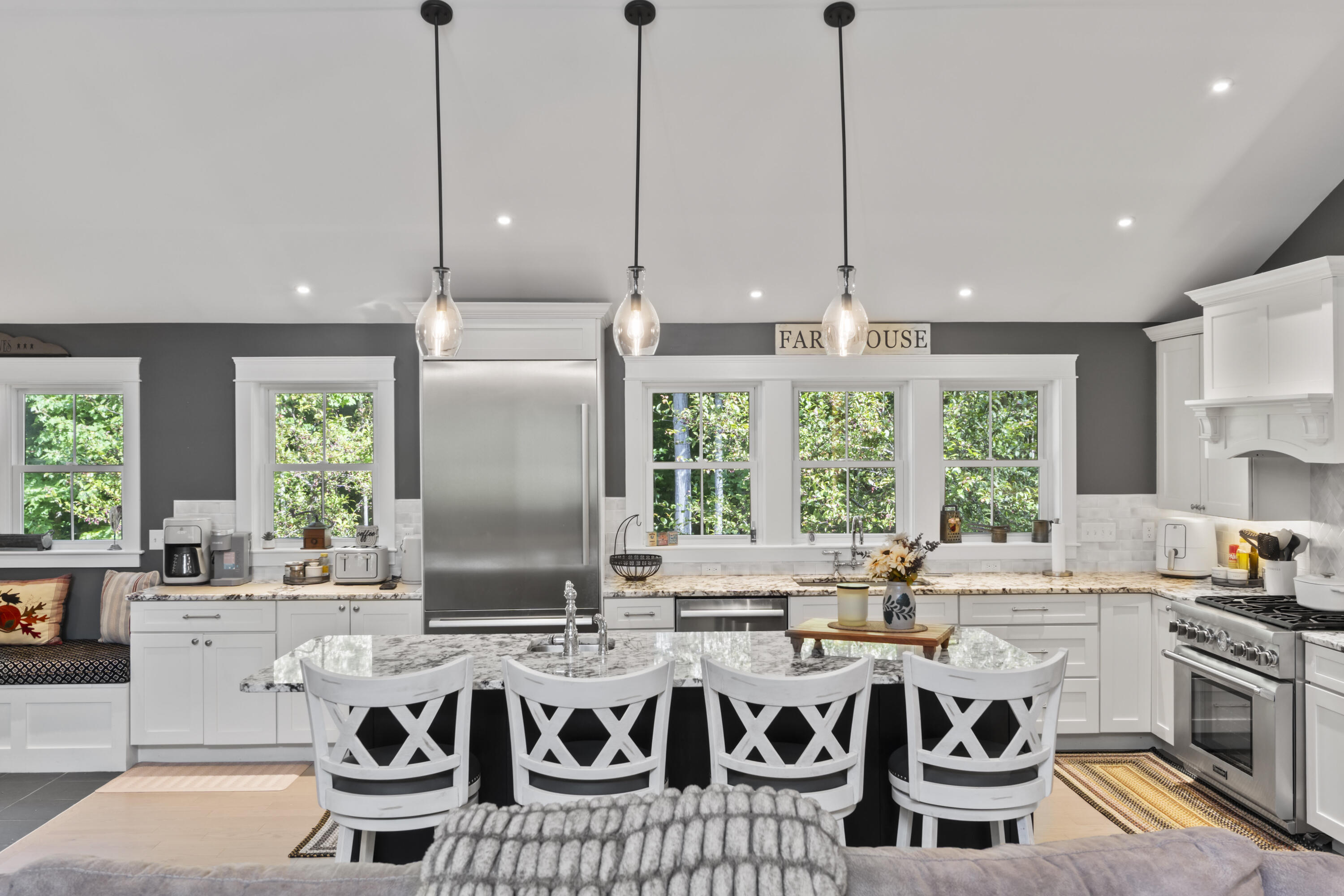 16 Meadowood Drive