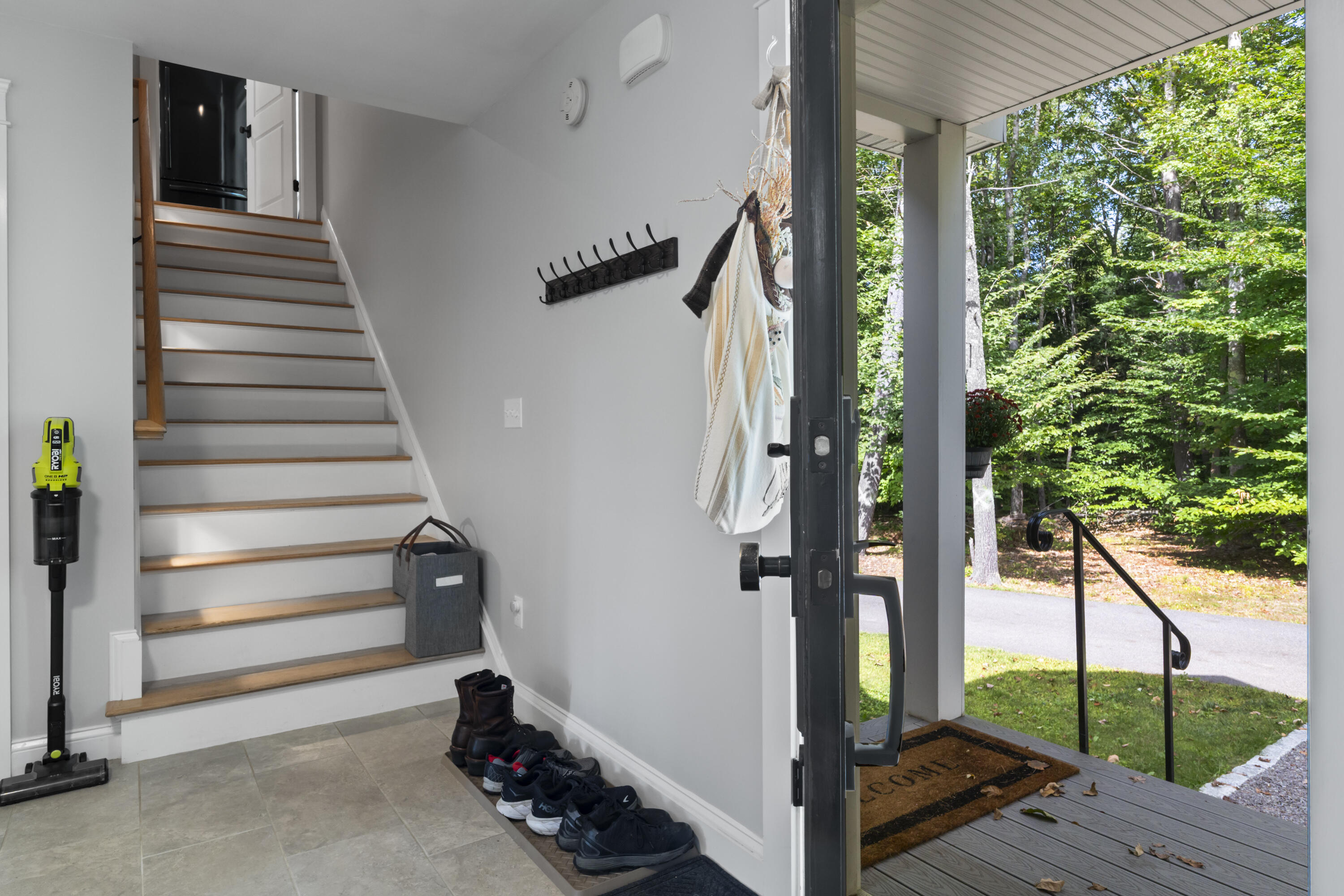 16 Meadowood Drive
