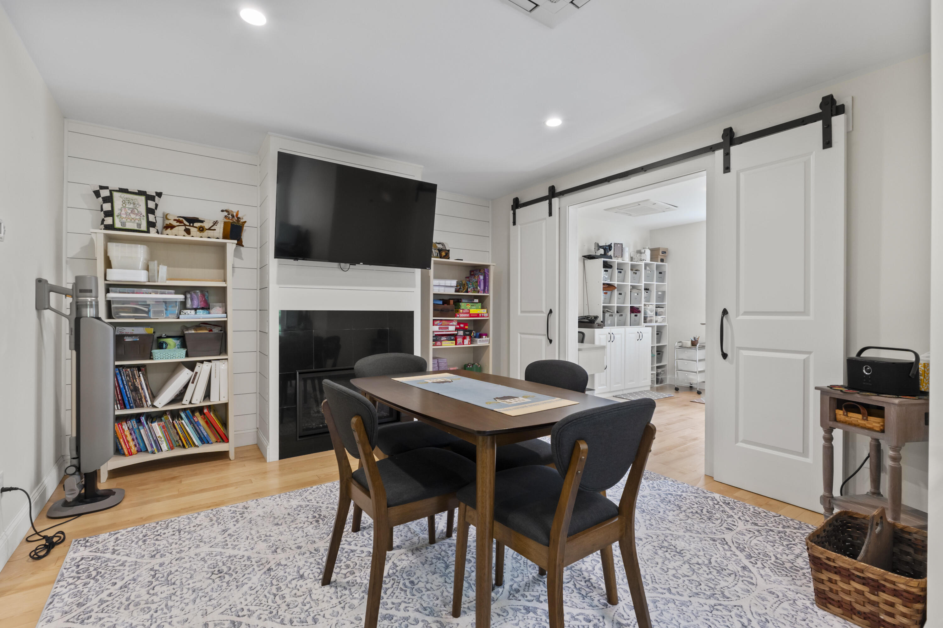 16 Meadowood Drive
