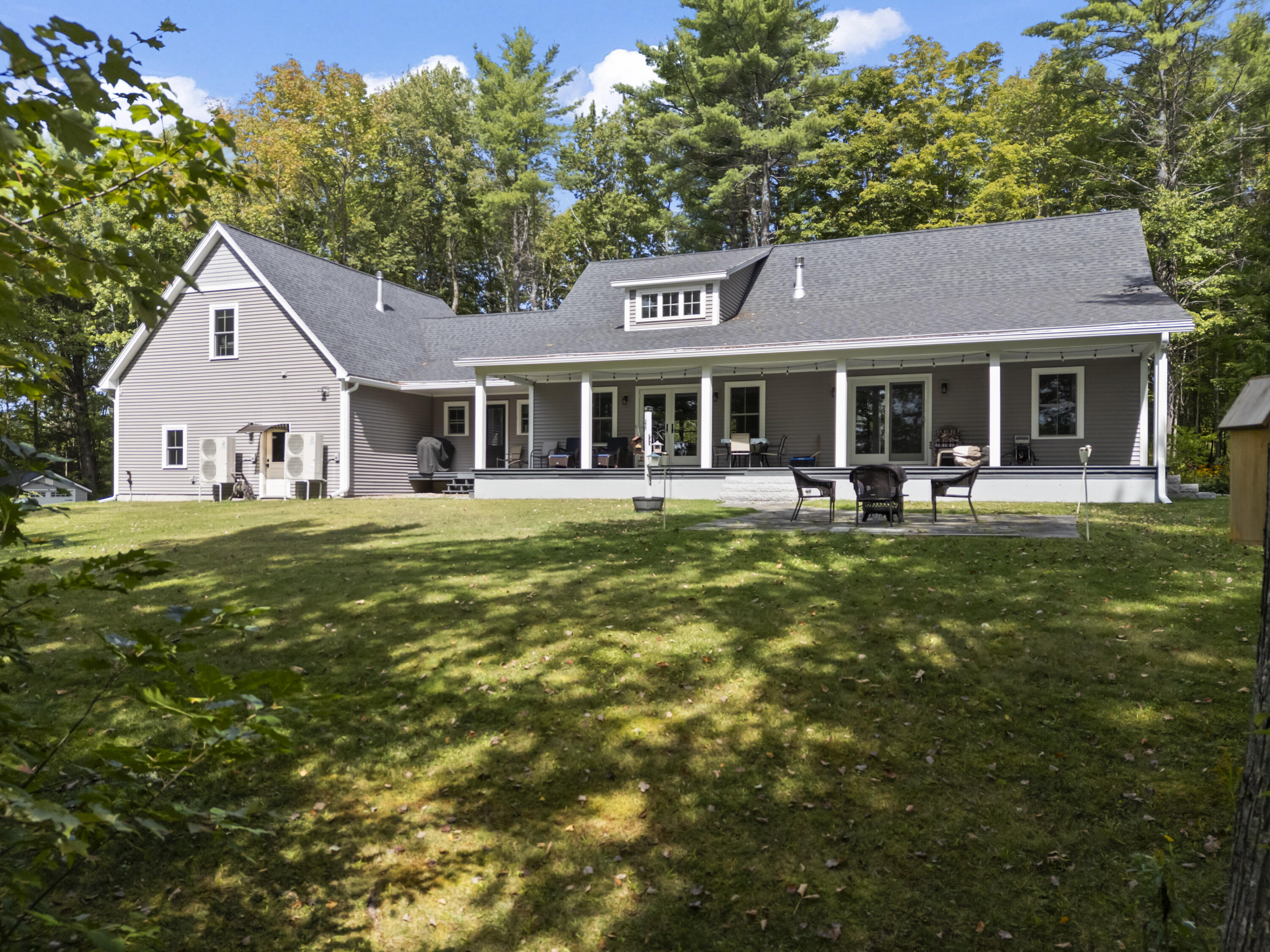 16 Meadowood Drive