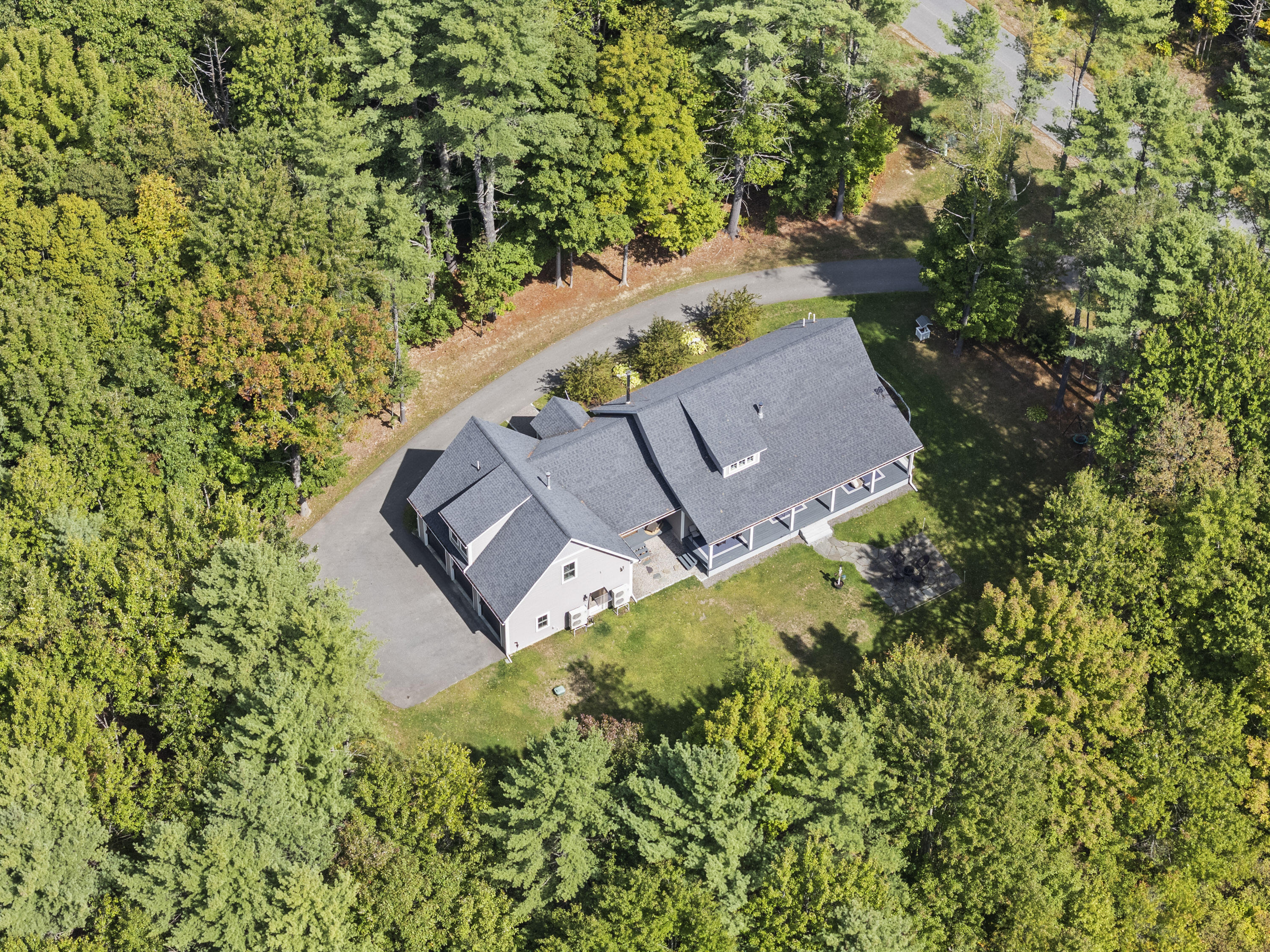 16 Meadowood Drive