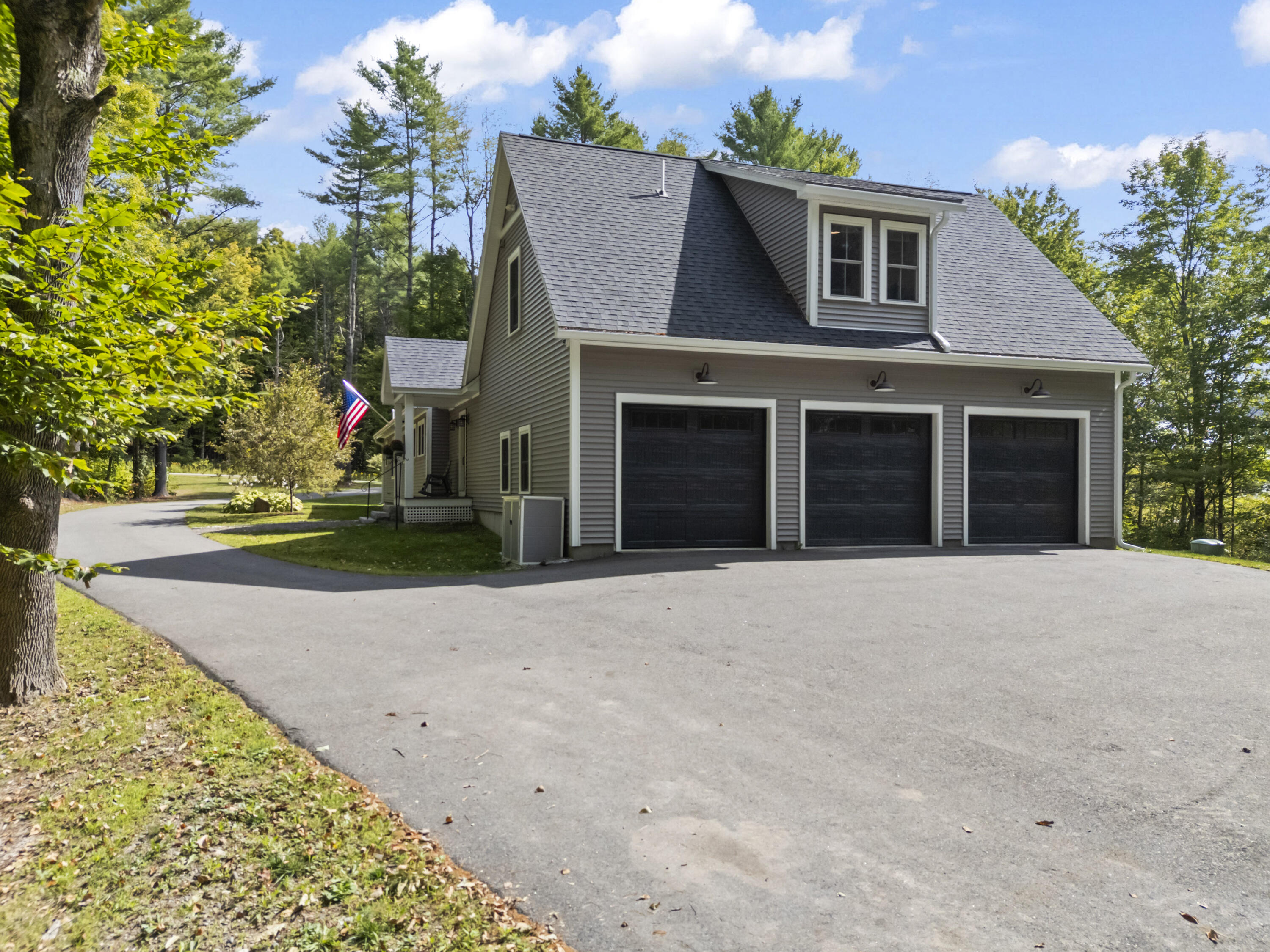 16 Meadowood Drive