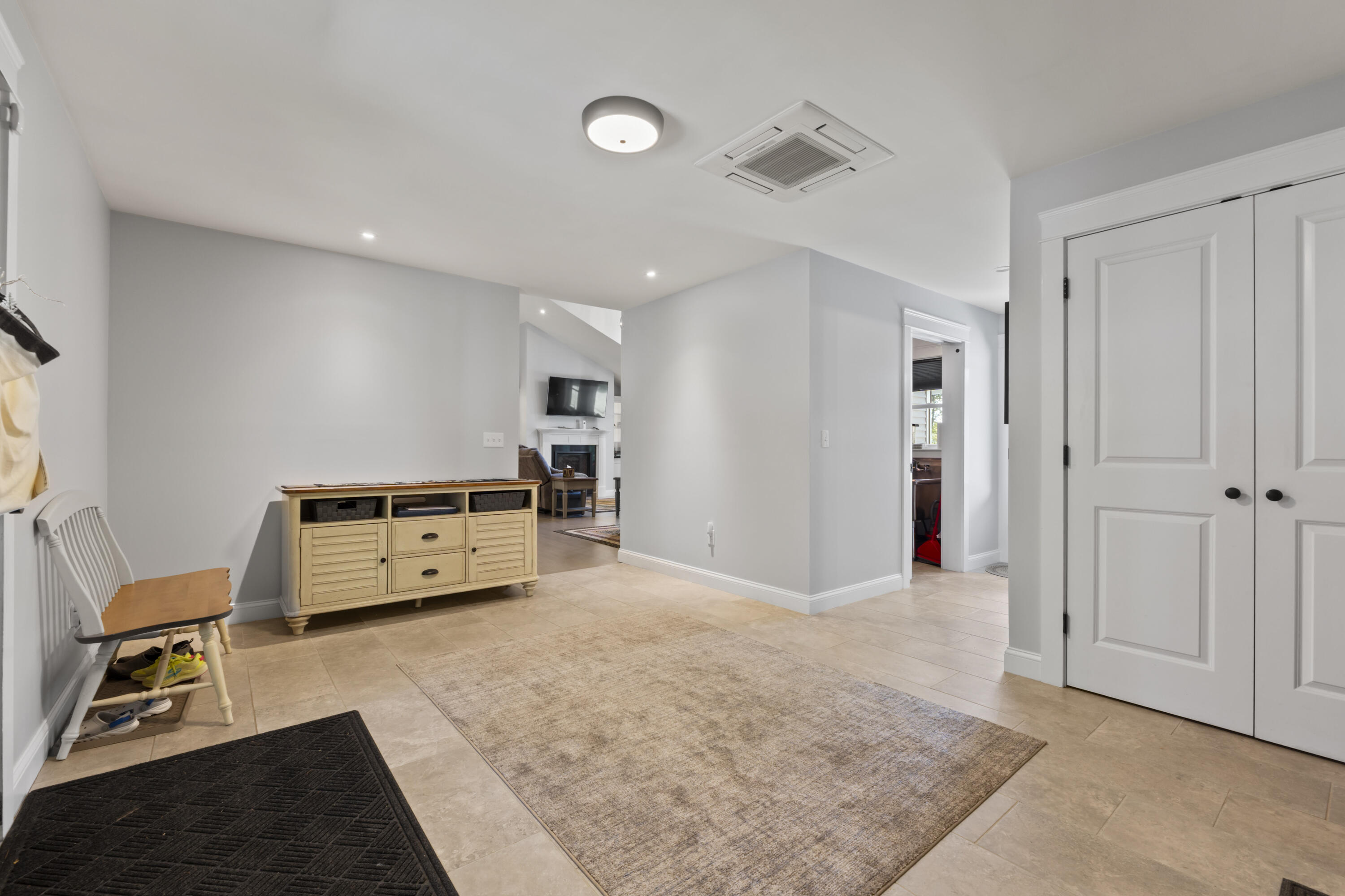 16 Meadowood Drive