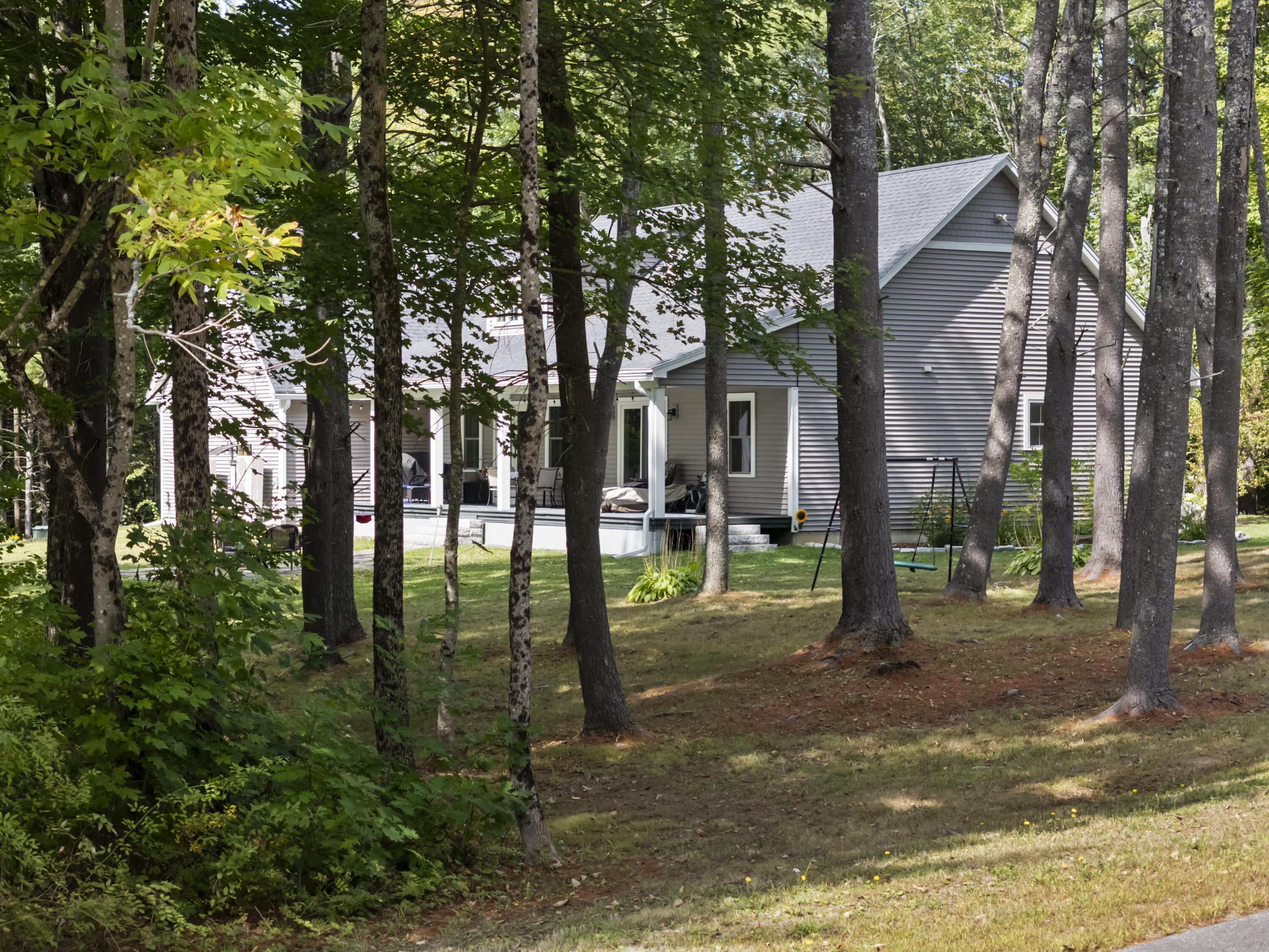 16 Meadowood Drive