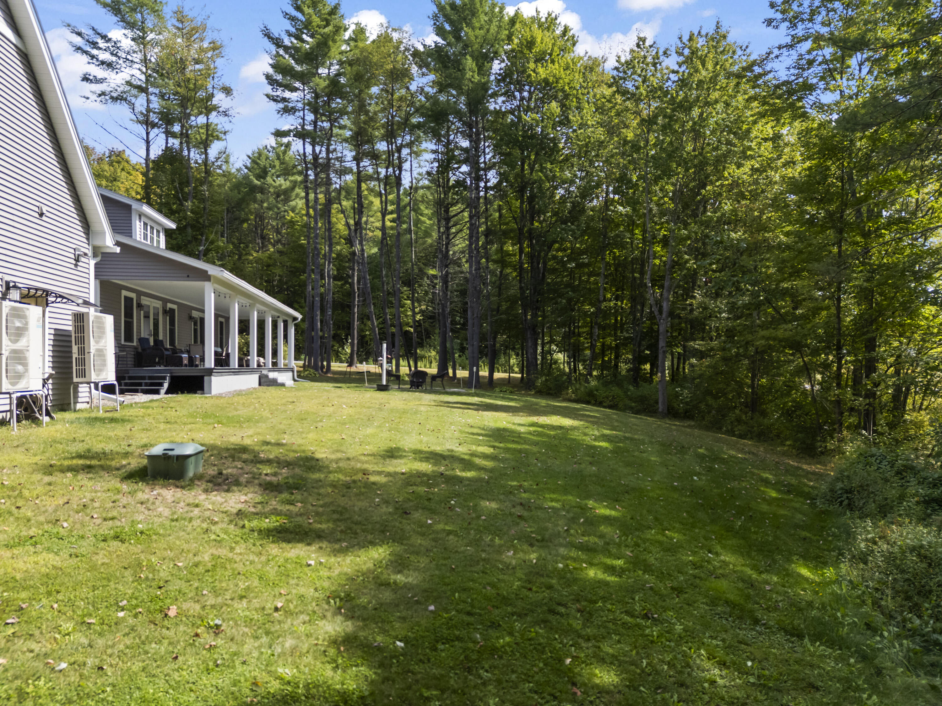16 Meadowood Drive
