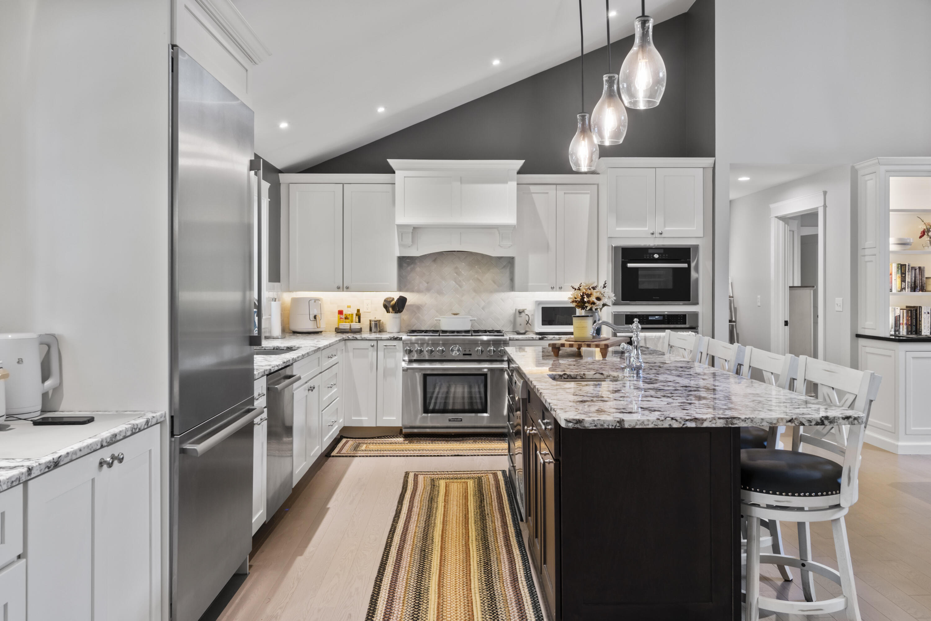 16 Meadowood Drive