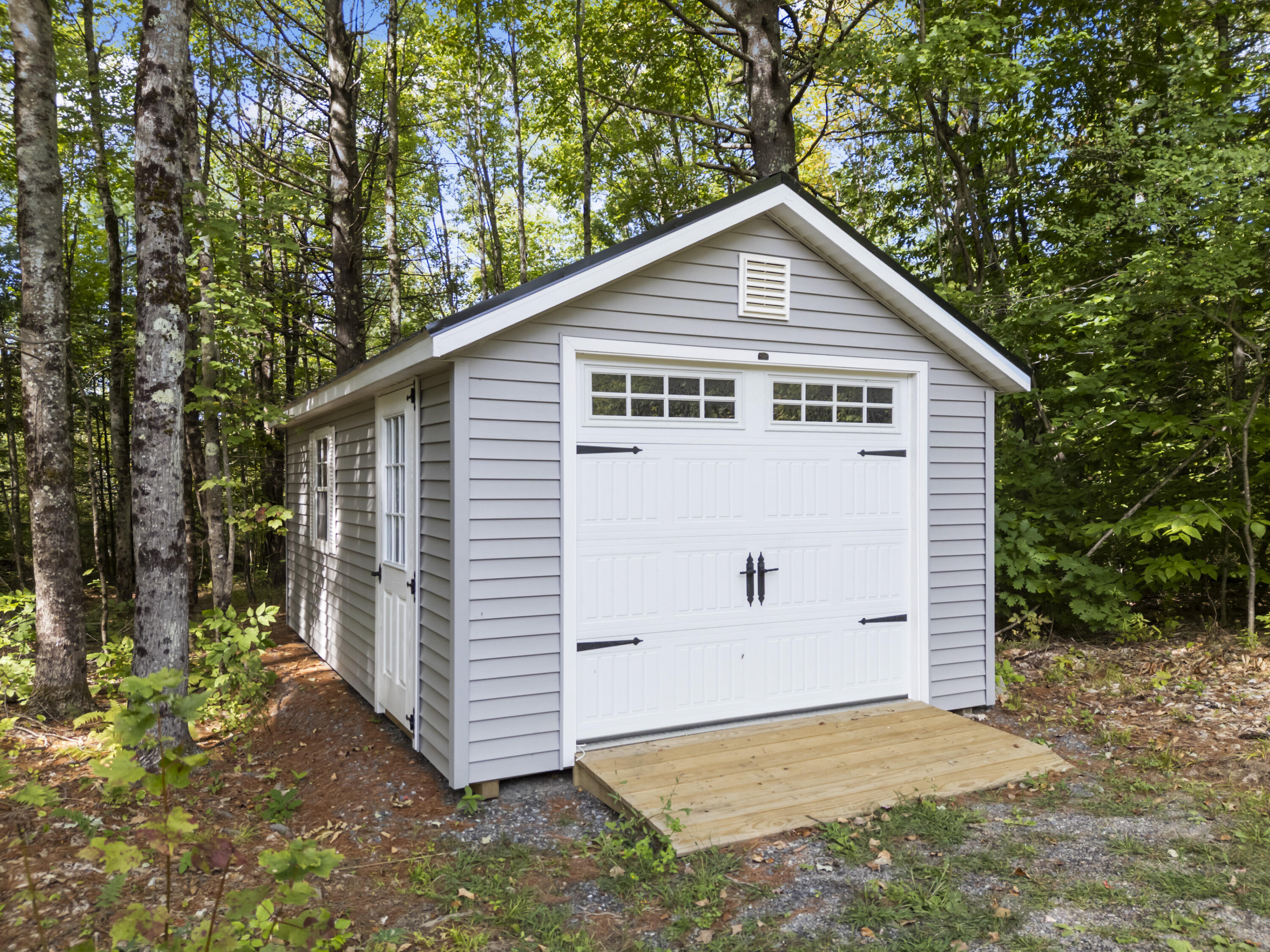 16 Meadowood Drive
