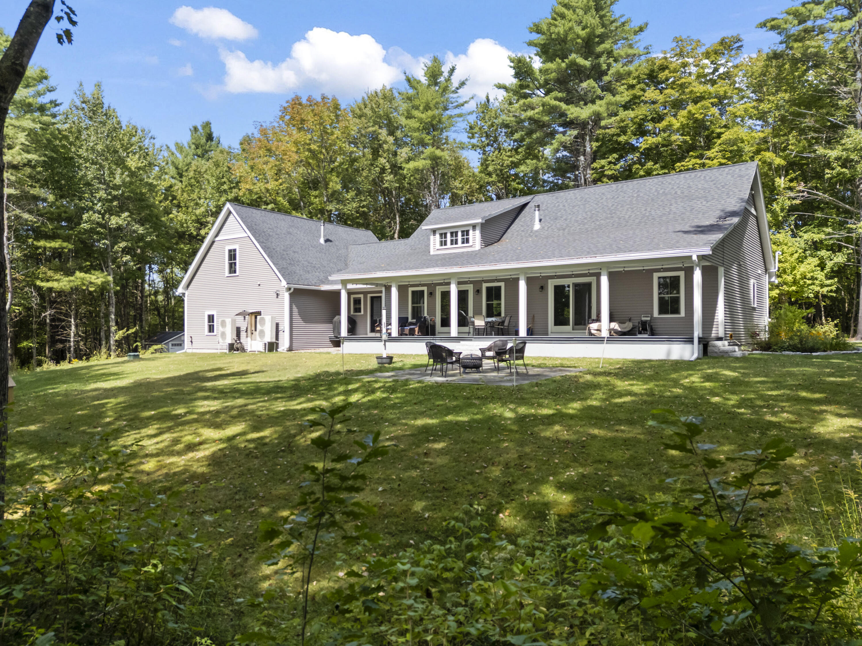 16 Meadowood Drive