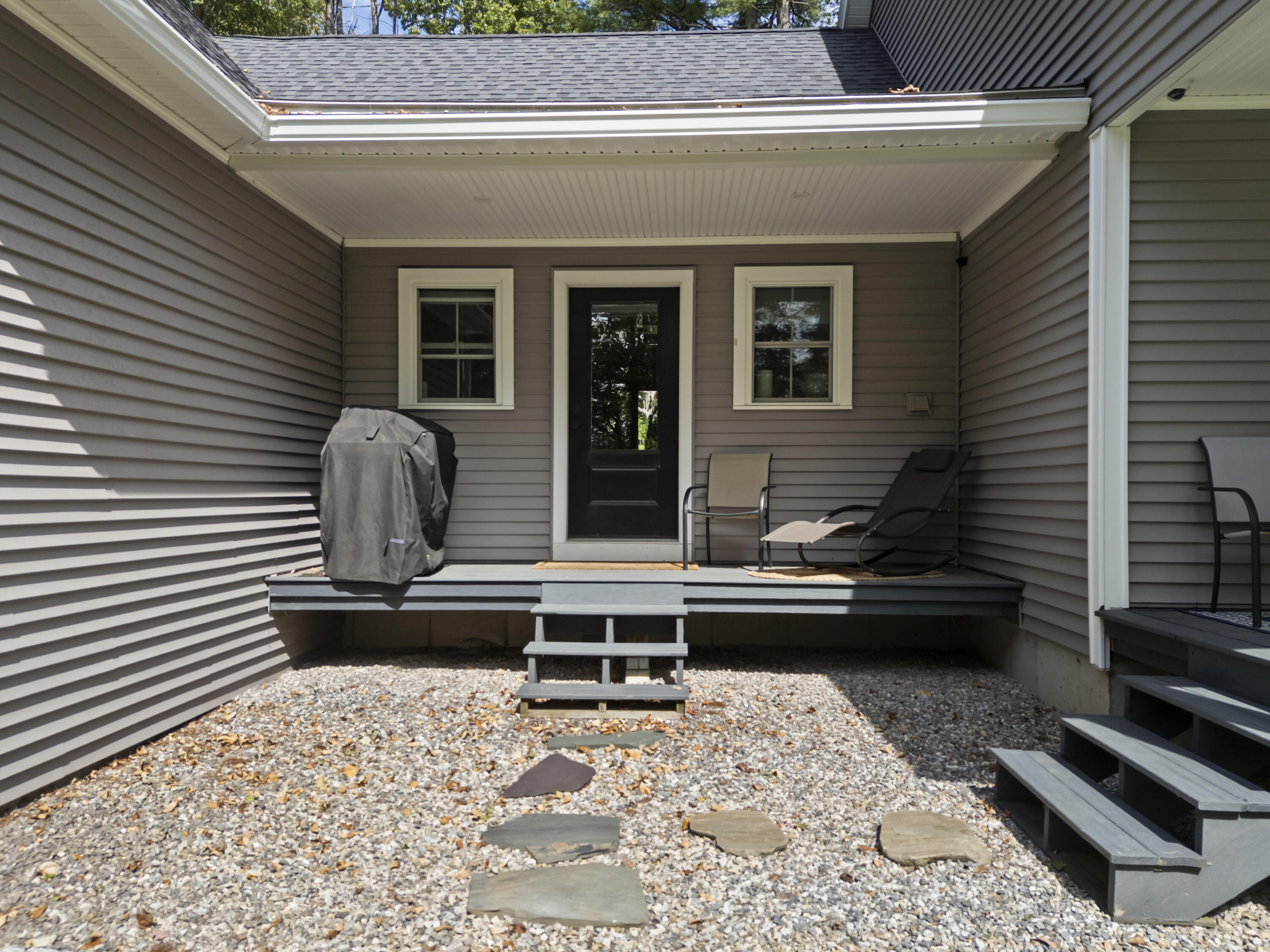 16 Meadowood Drive