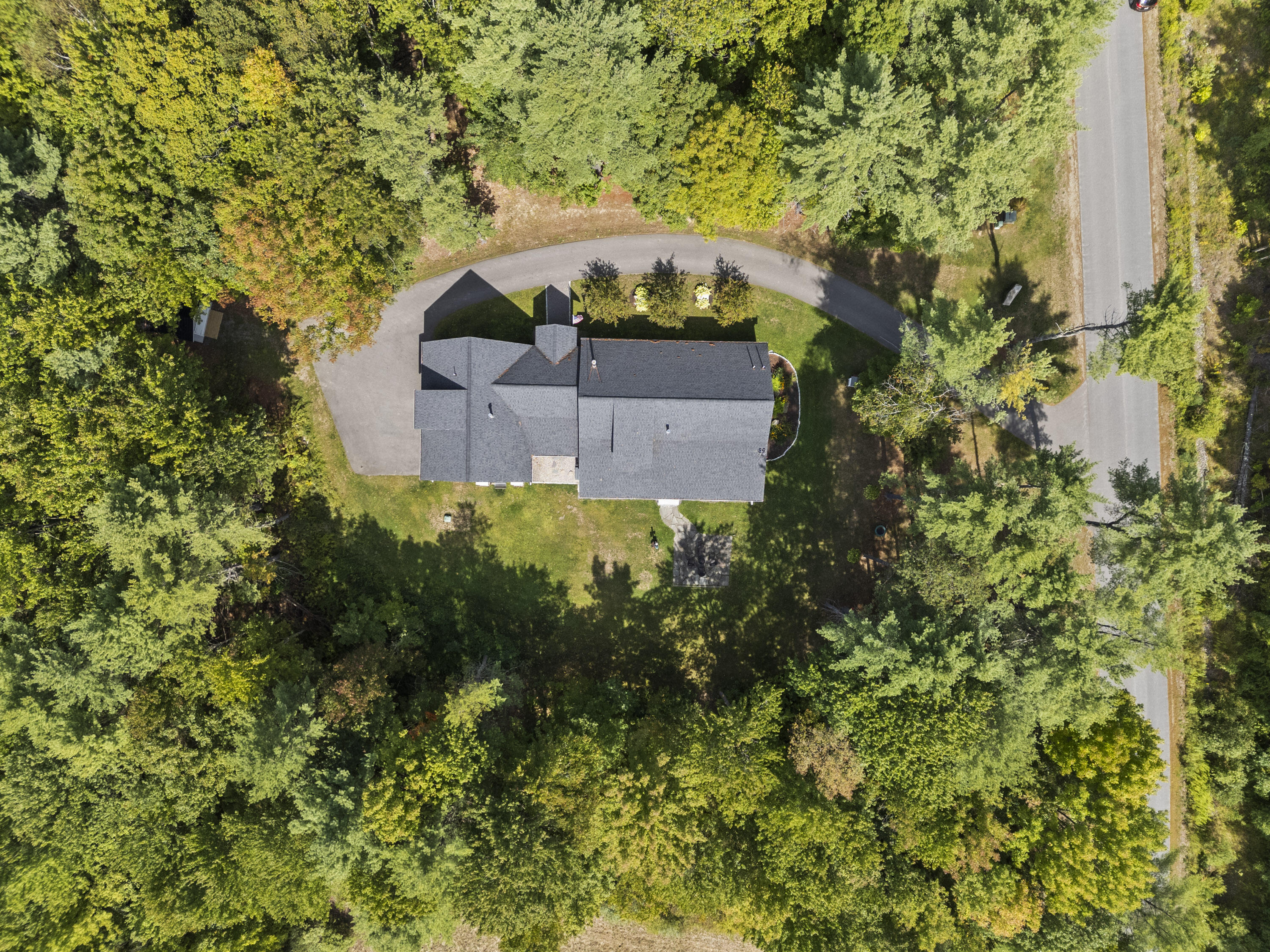 16 Meadowood Drive