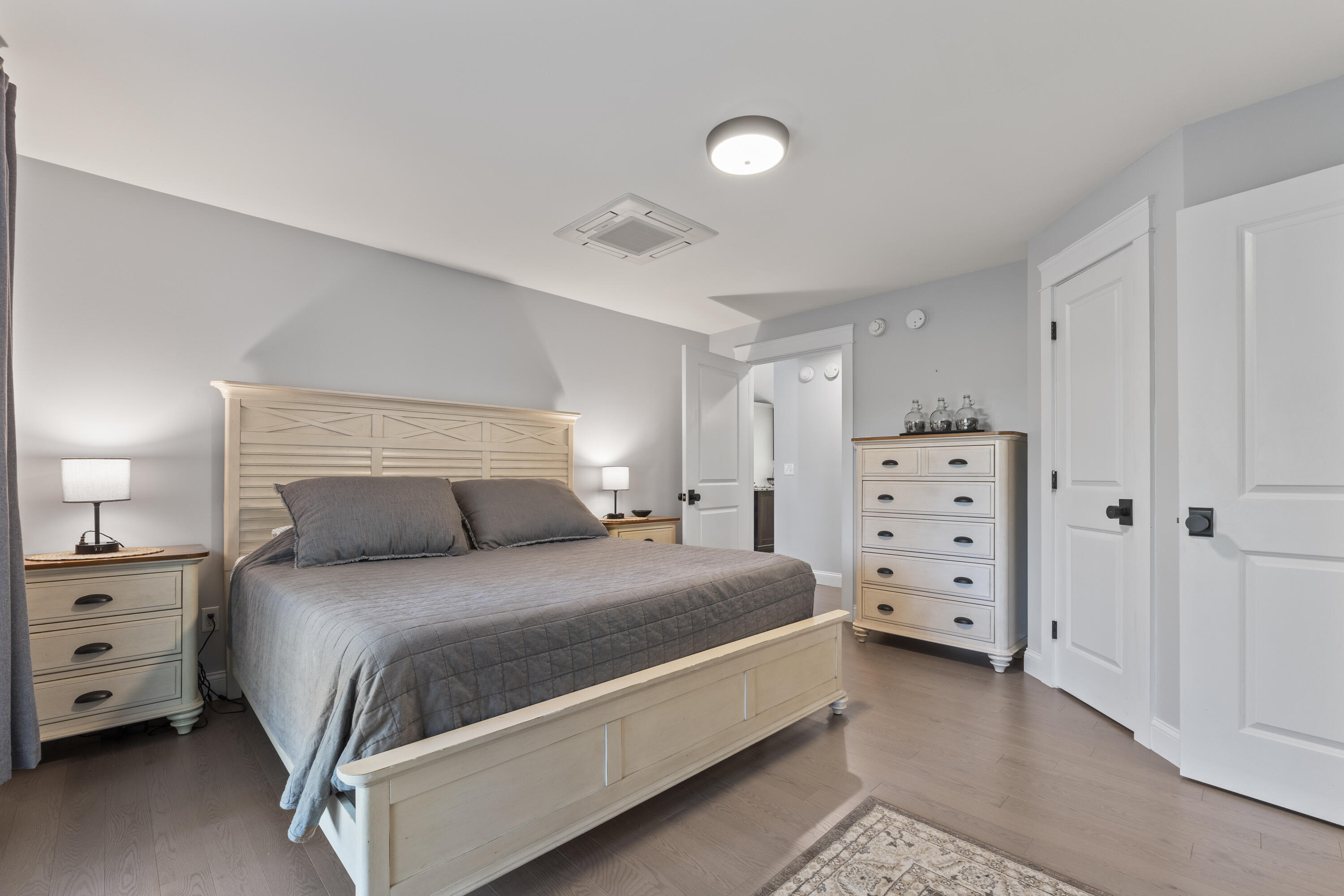 16 Meadowood Drive
