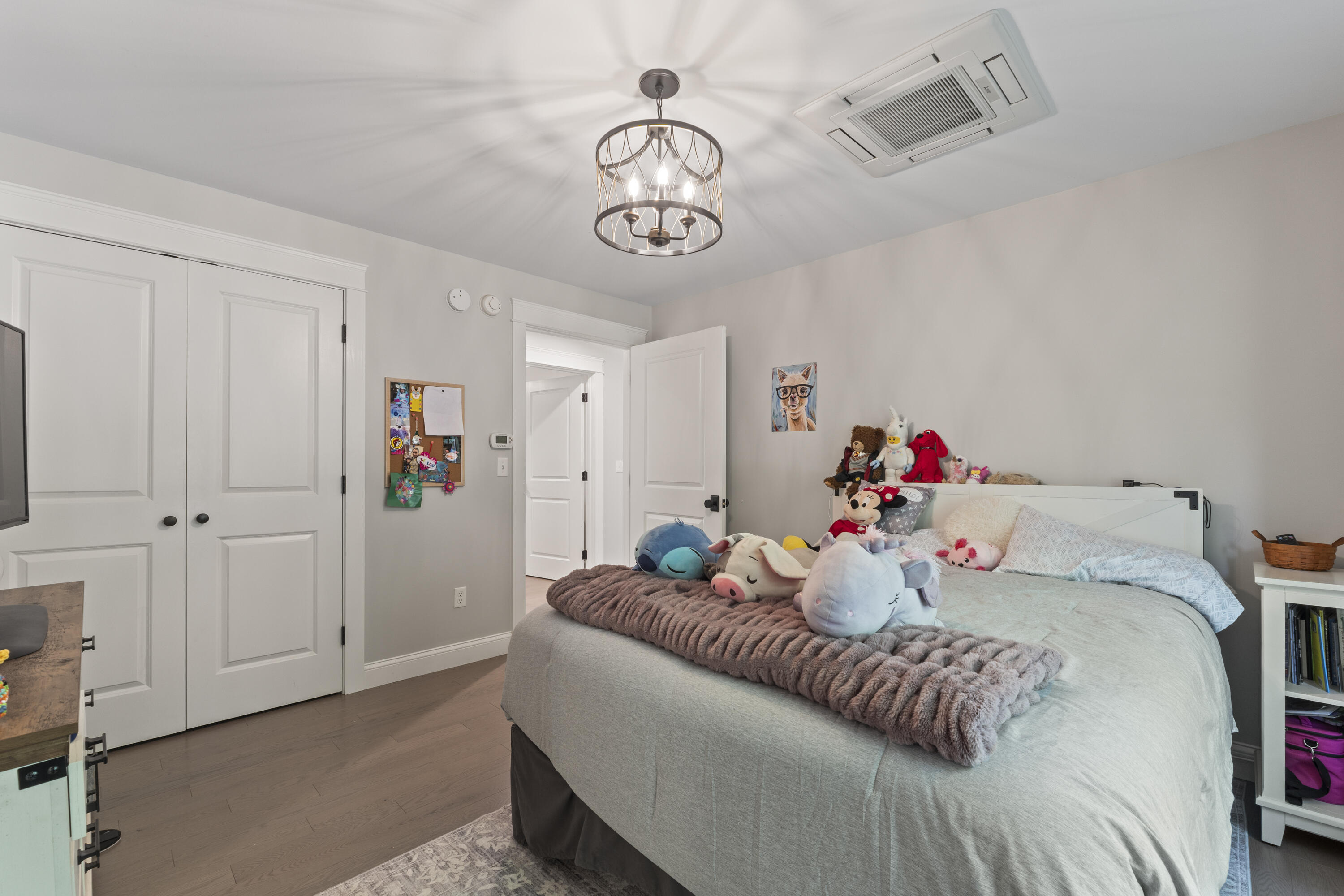 16 Meadowood Drive