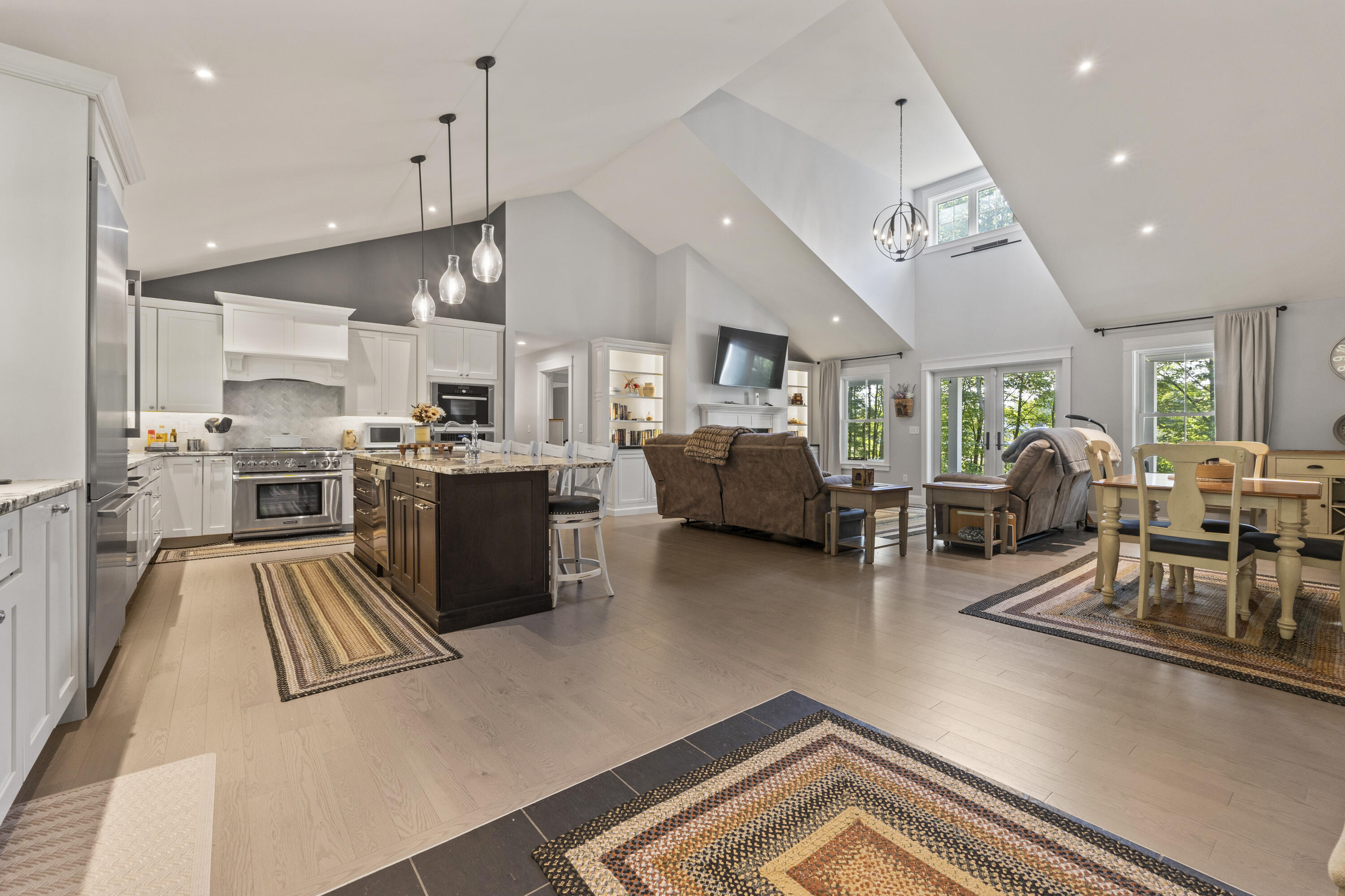 16 Meadowood Drive
