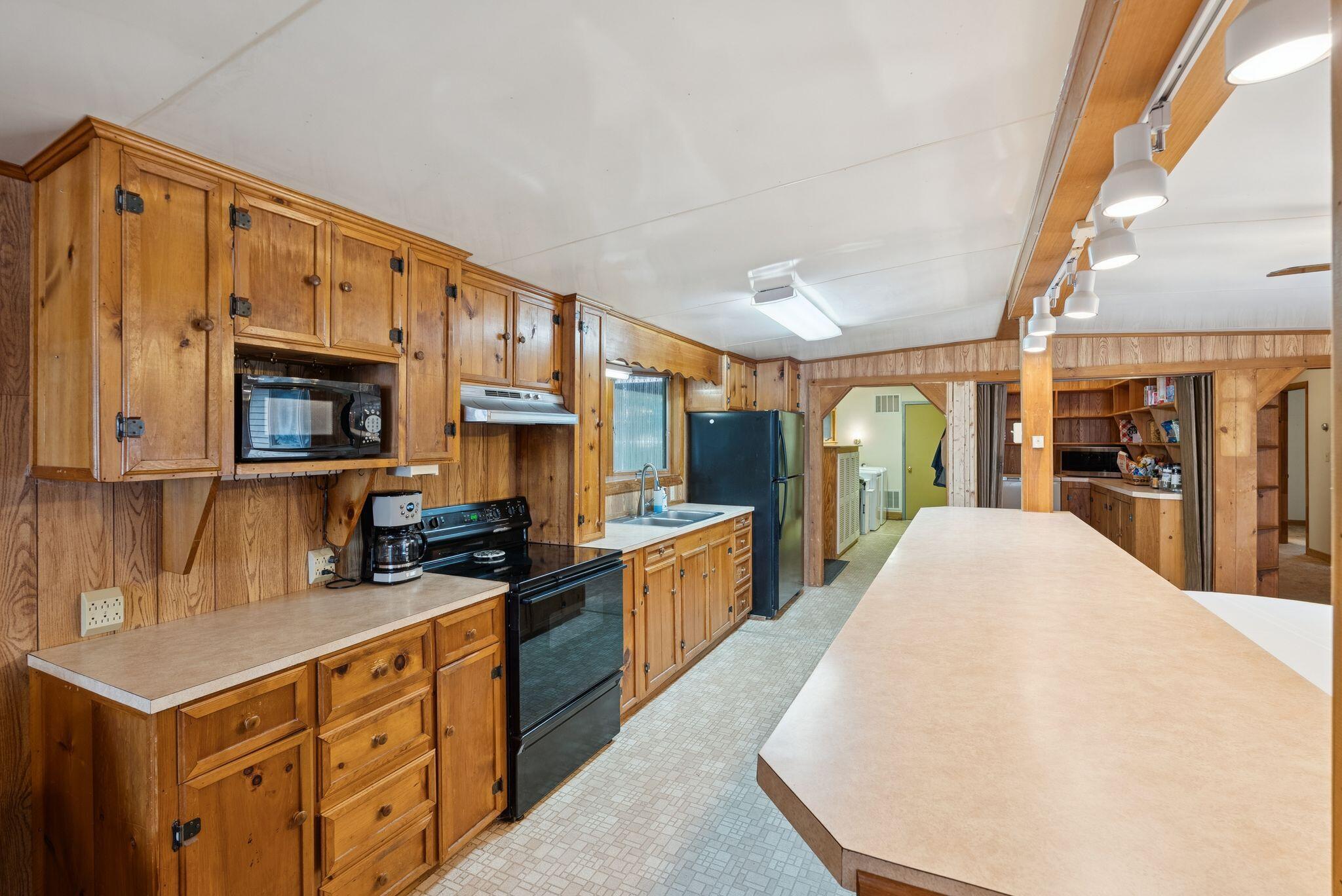 587 Woodland Avenue