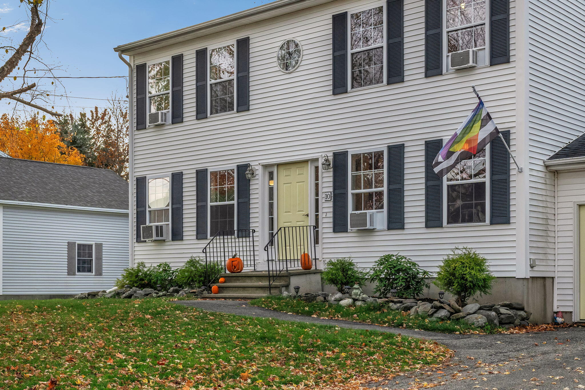 10 Independence Avenue
