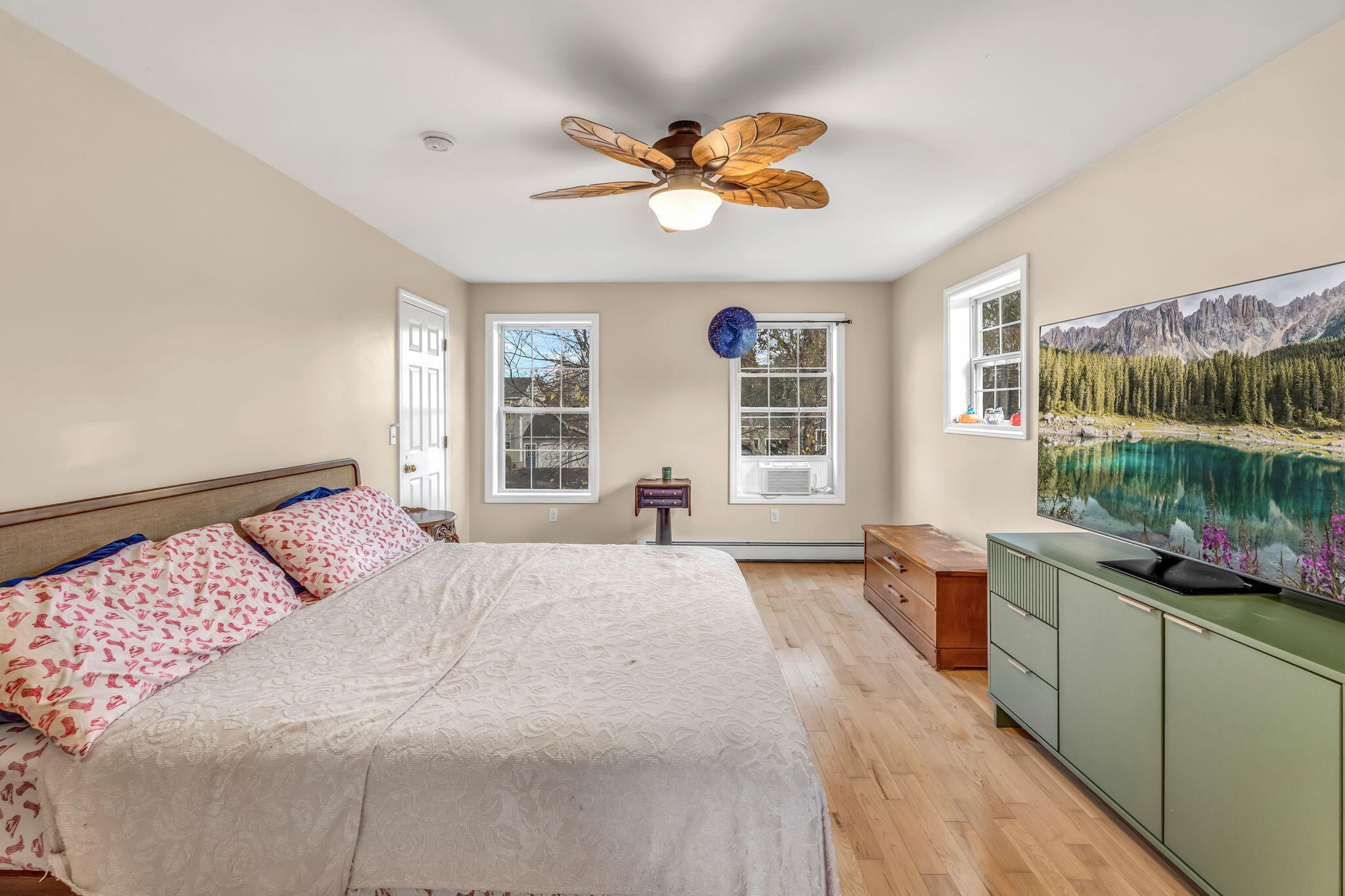 10 Independence Avenue