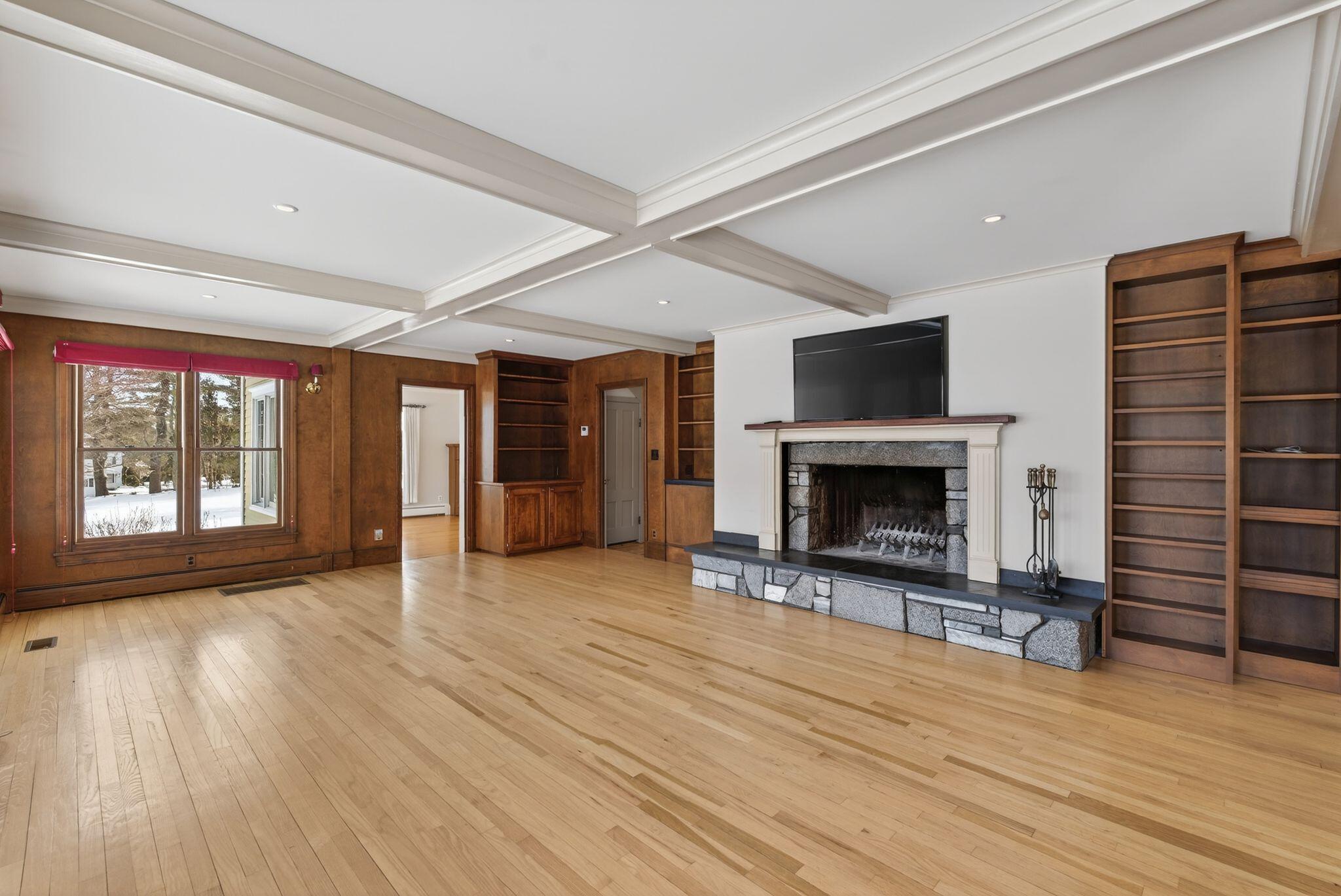 525 W Auburn Road
