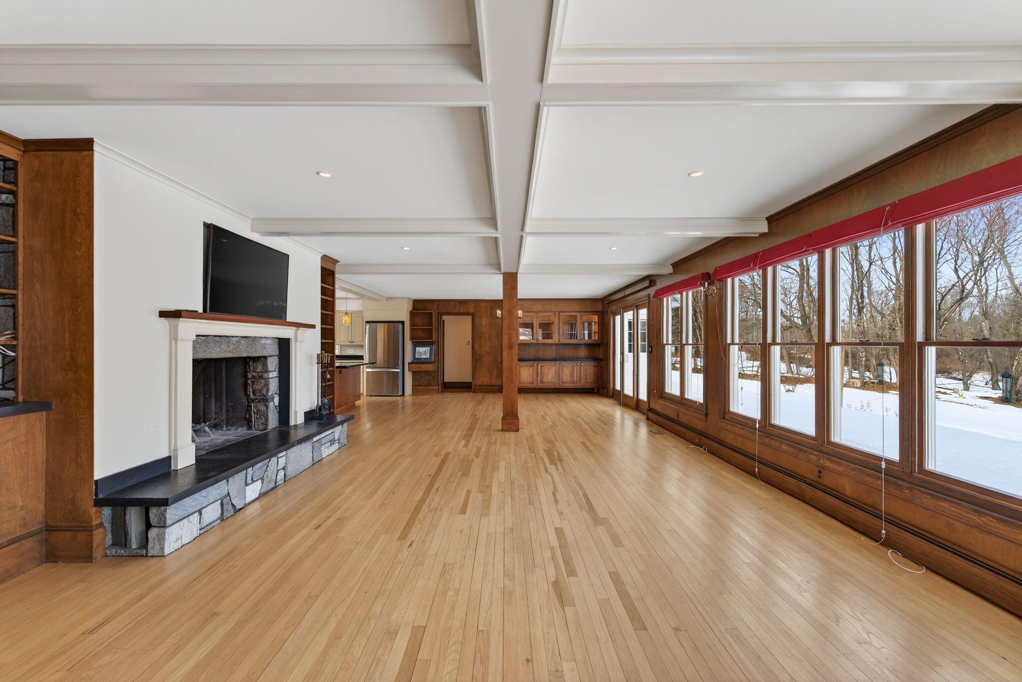 525 W Auburn Road