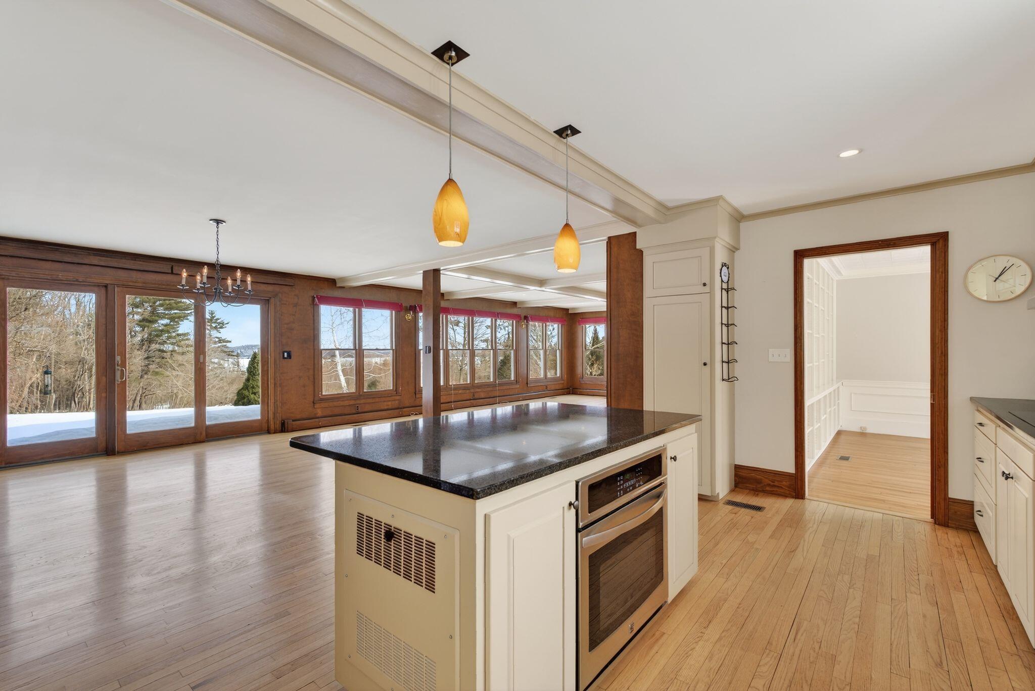 525 W Auburn Road