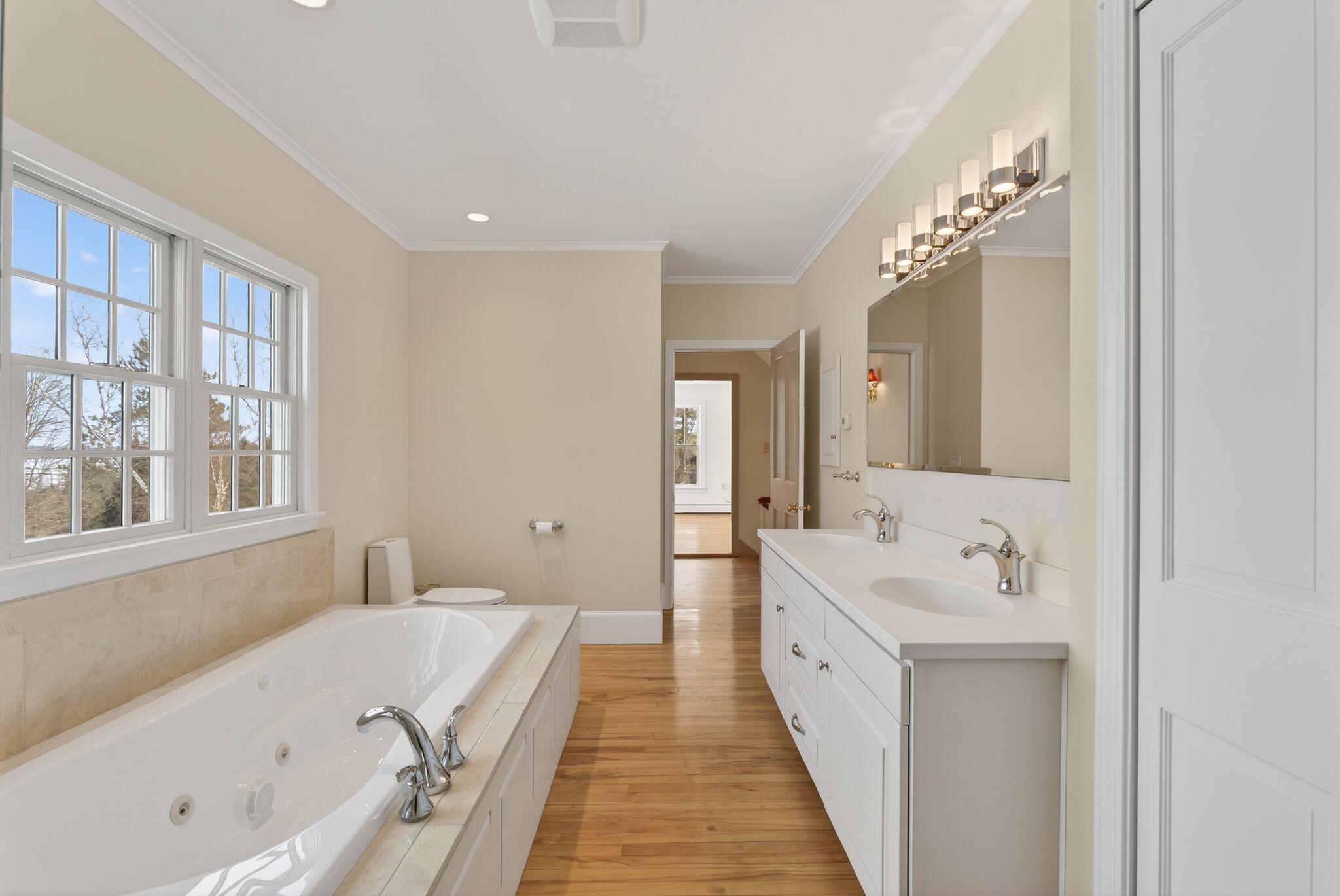 525 W Auburn Road