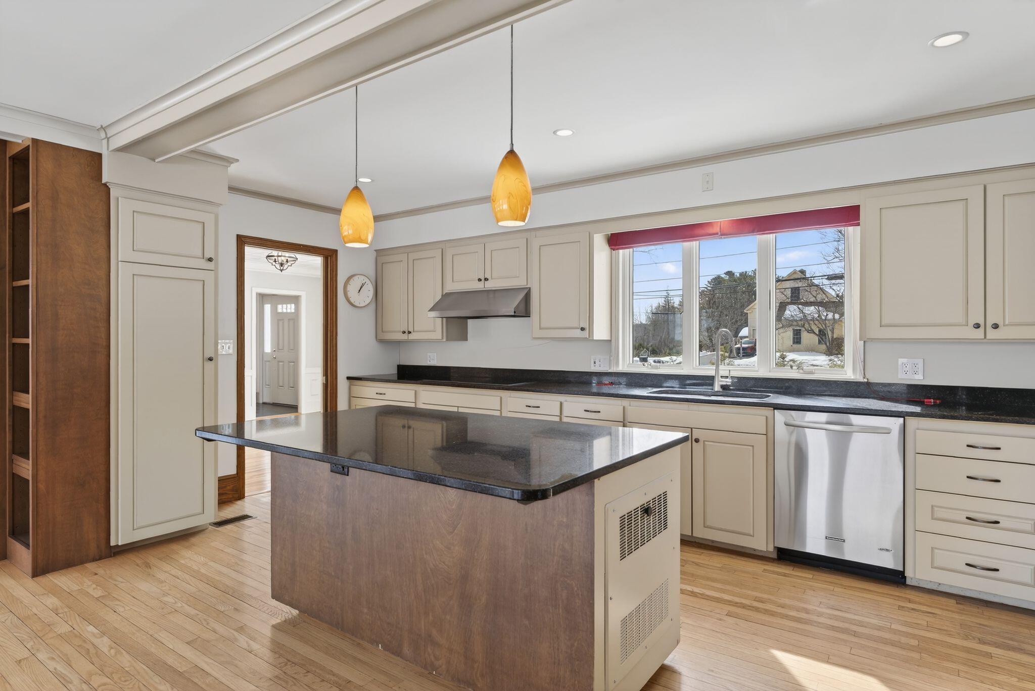 525 W Auburn Road