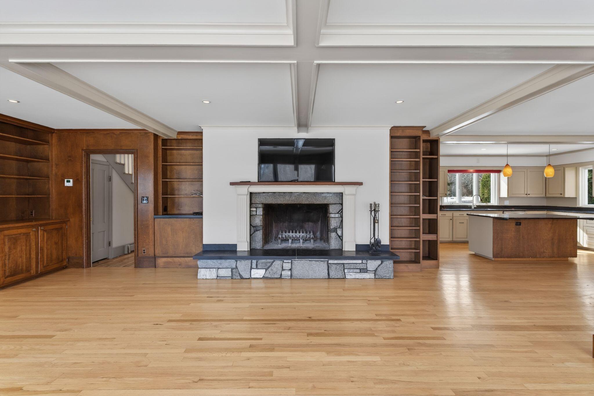 525 W Auburn Road